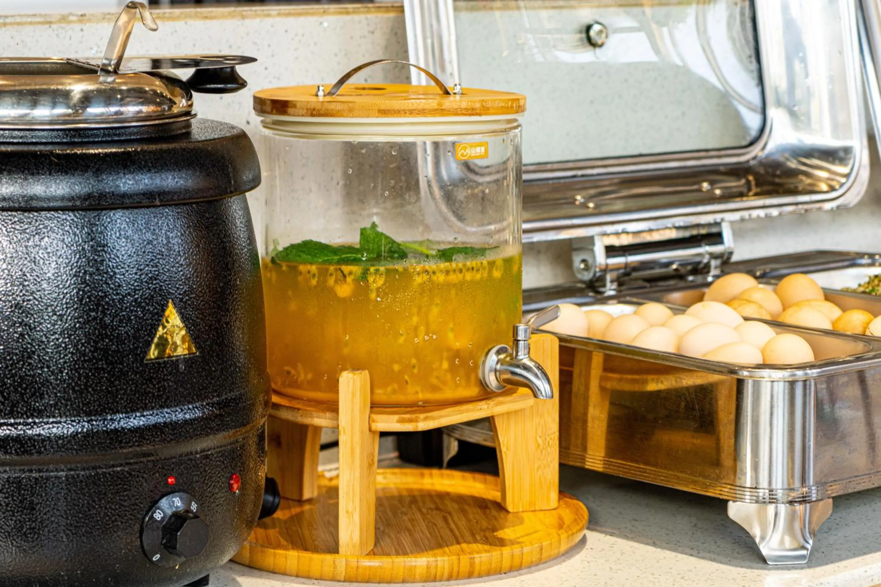 Breakfast in Wuyu Hotel - Chongqing Jiangbei Airport & Light Rail