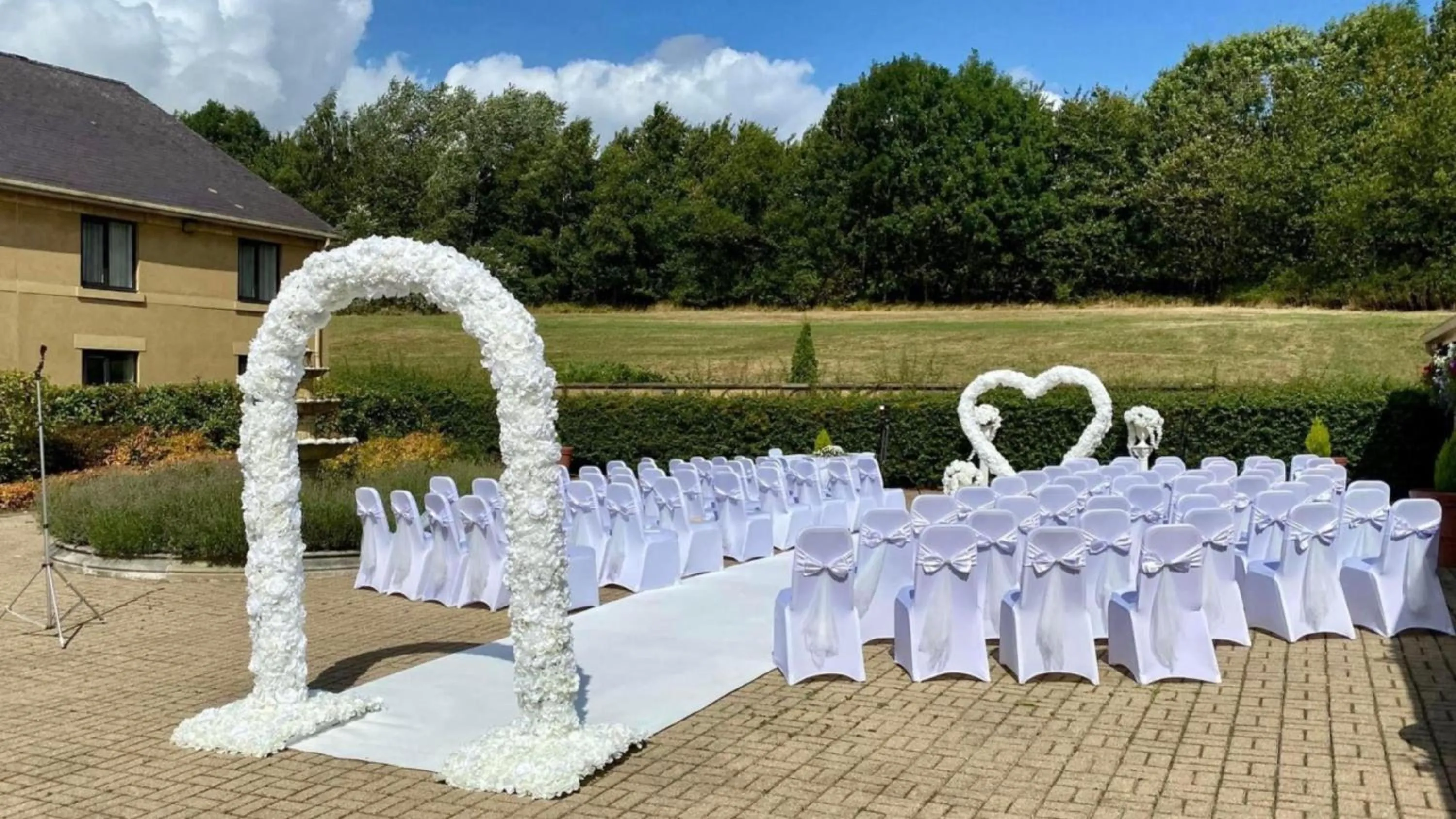 Meeting/conference room in Holiday Inn Leeds Brighouse by IHG