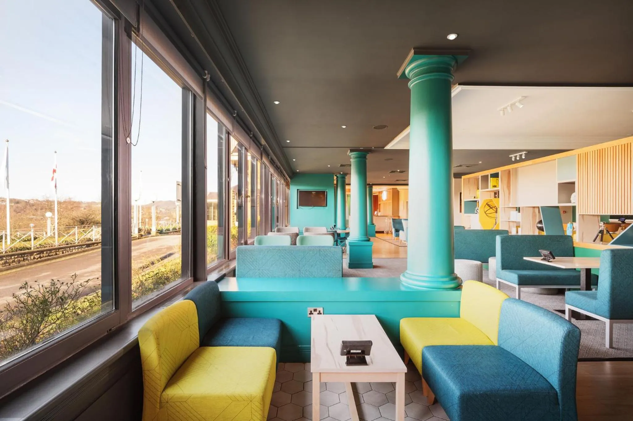 Lounge or bar in Holiday Inn Leeds Brighouse by IHG