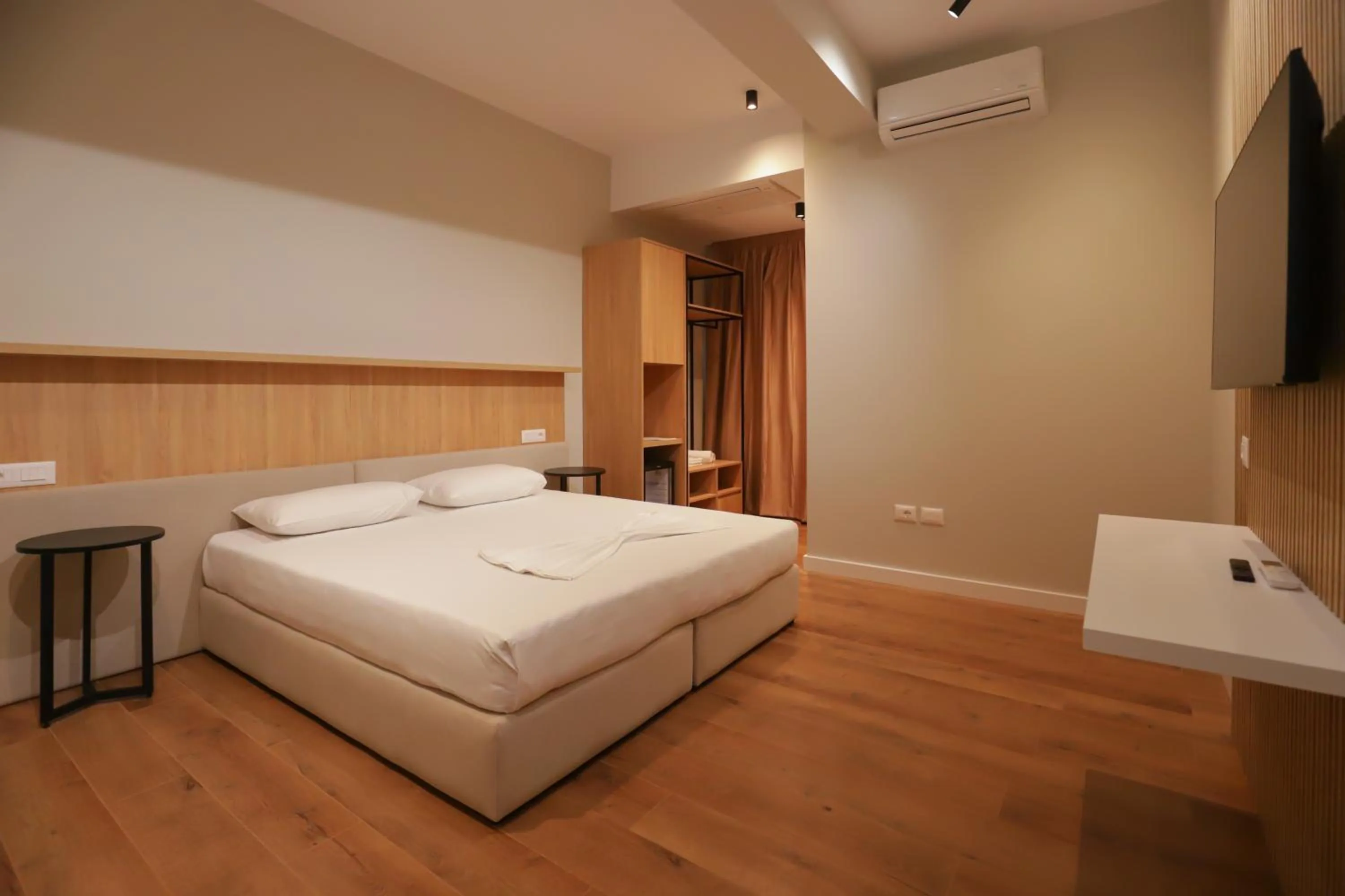 Bed in Hotel Relax City Center