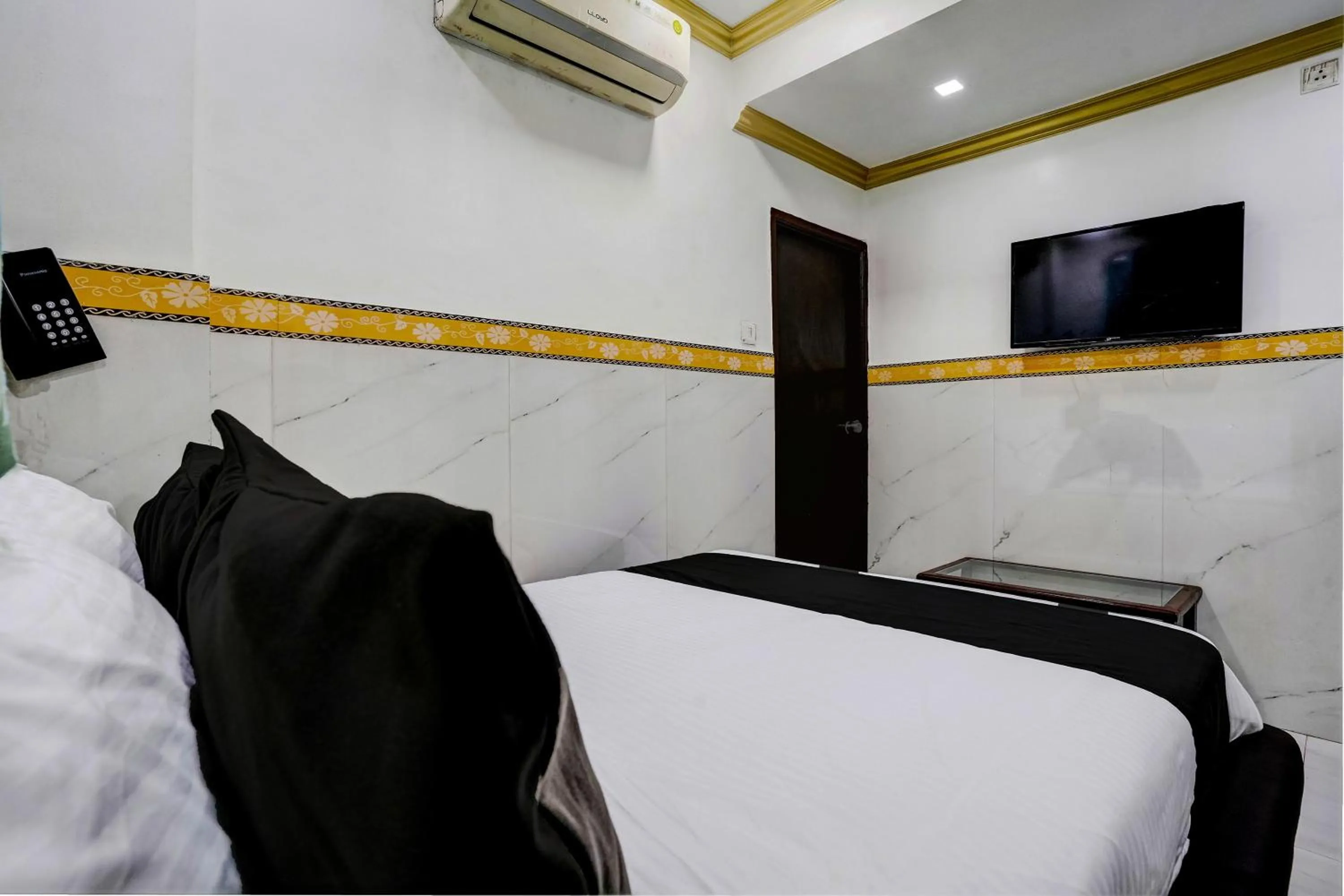 Lobby or reception, Bed in Hotel O Shree Sai Residency