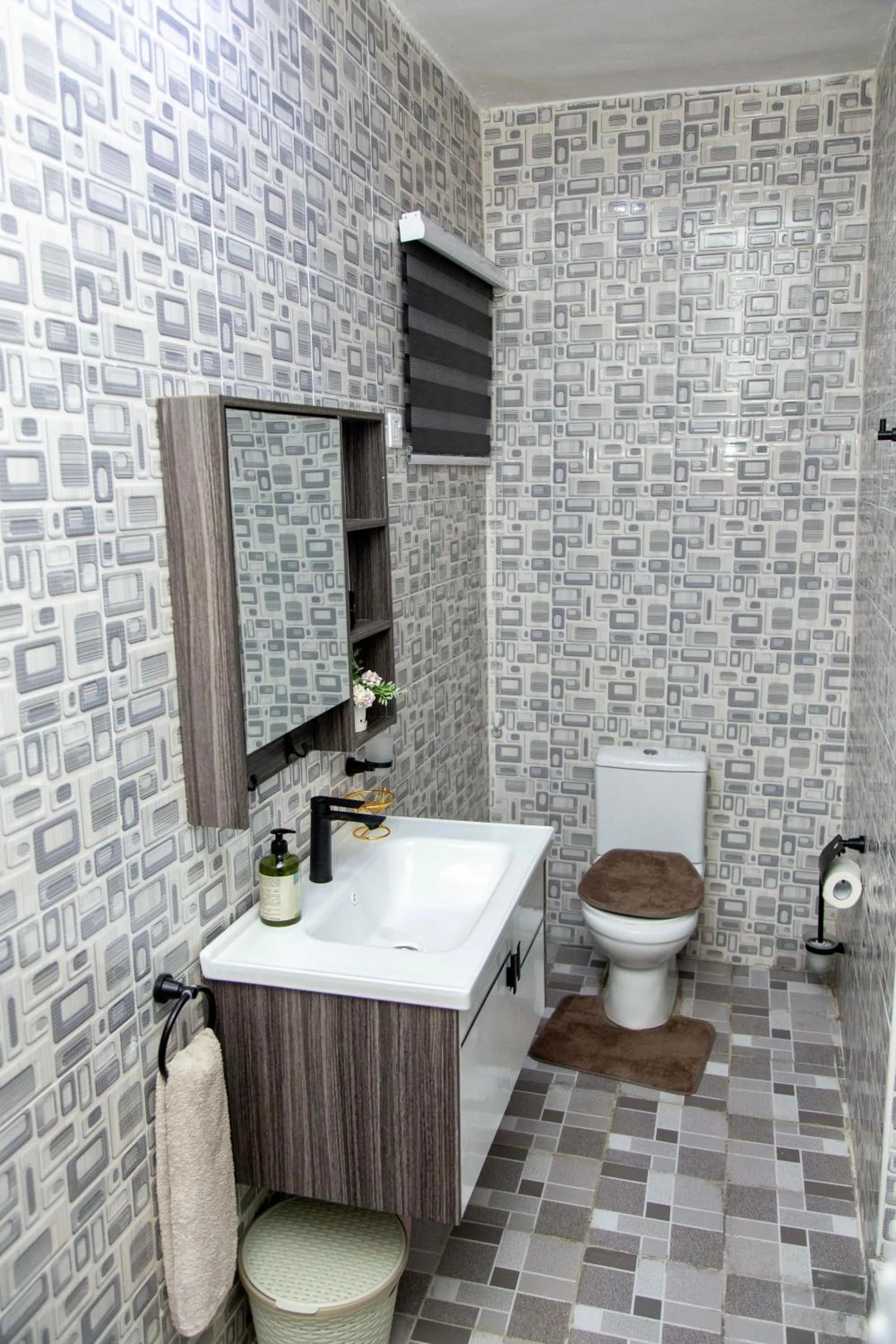 Toilet in BryMac Hotel