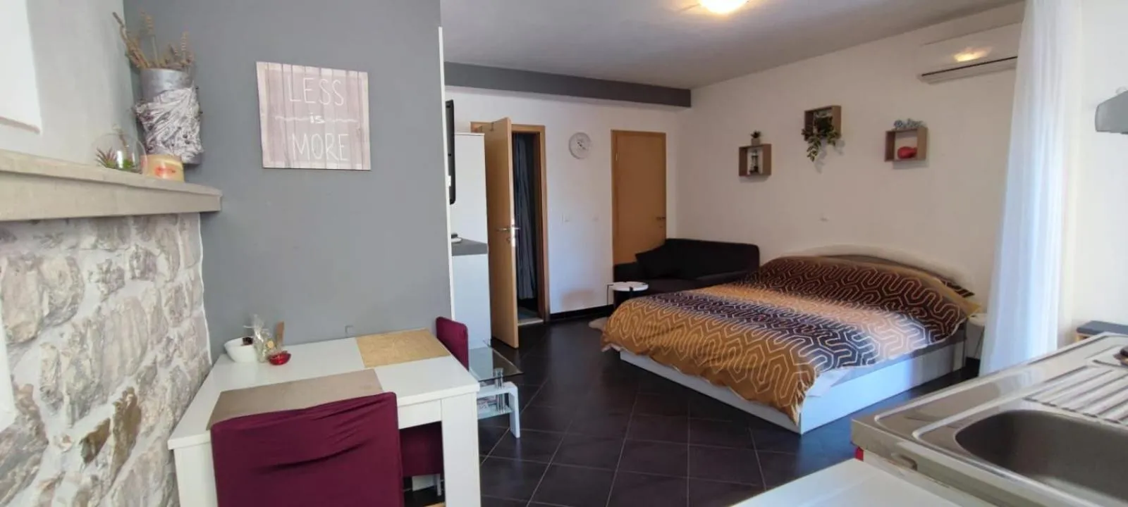 Bed in Apartments Trabakul