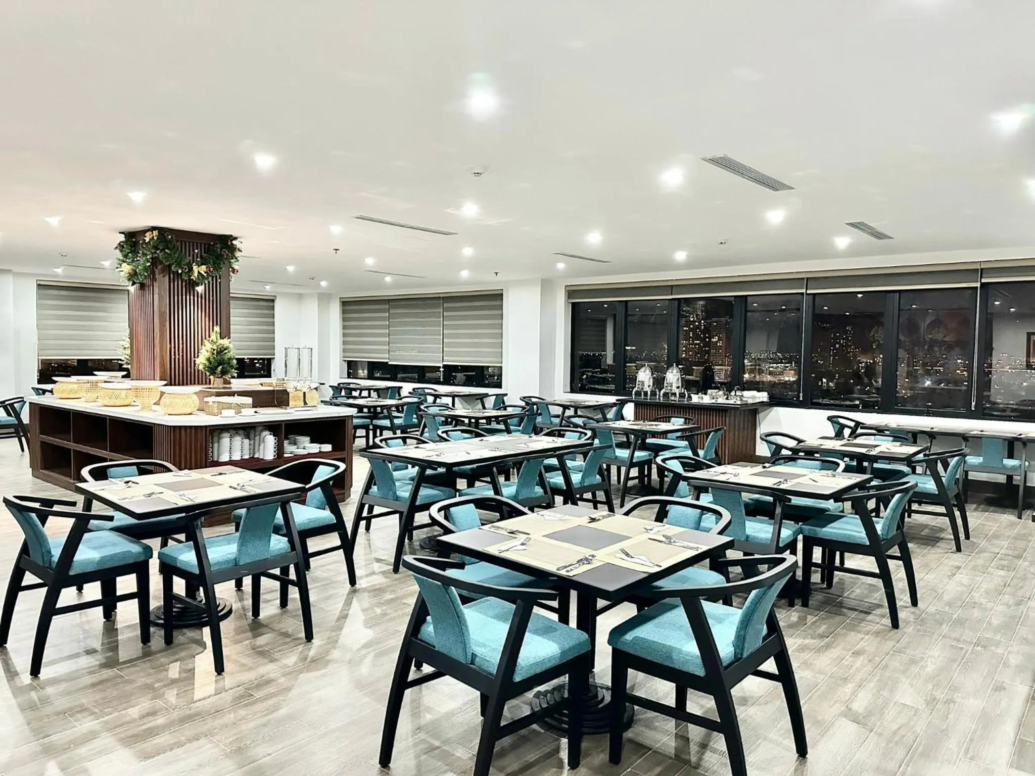 Restaurant/places to eat in ViAn Hotel And Spa Danang