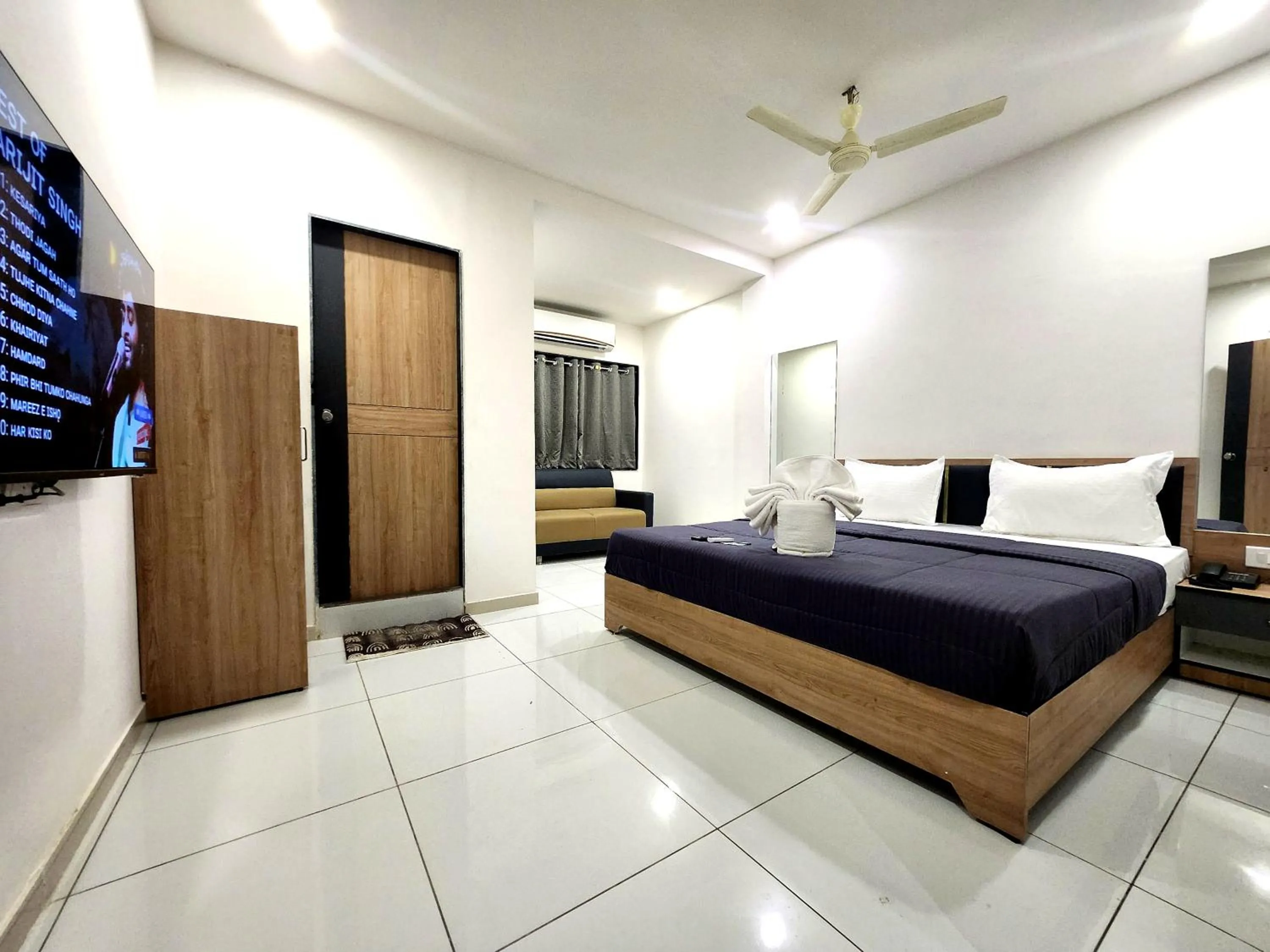 Bed in Hotel Near Me, Rajkot