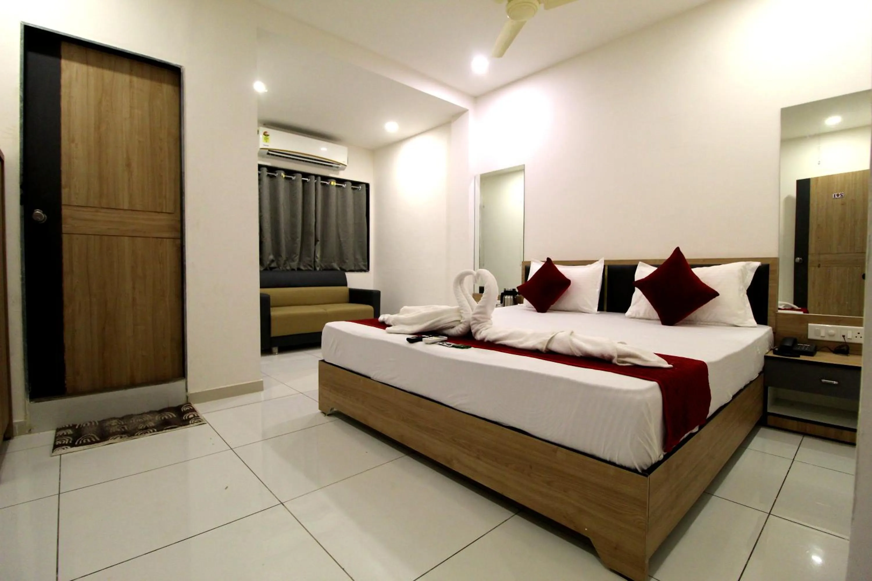 Bedroom, Bed in Hotel Near Me, Rajkot