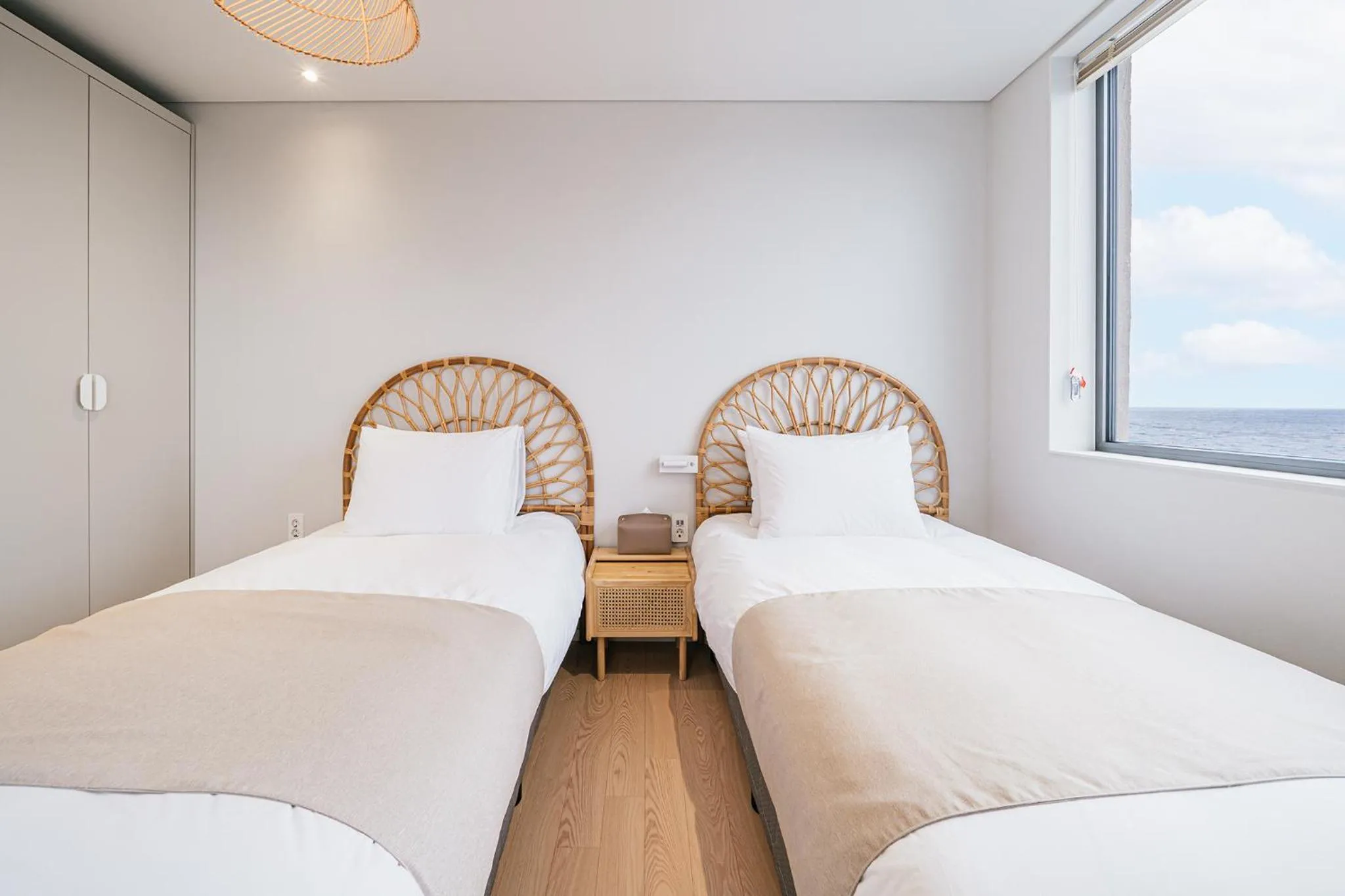 Bed in Ddosi Aewol Pool Villa