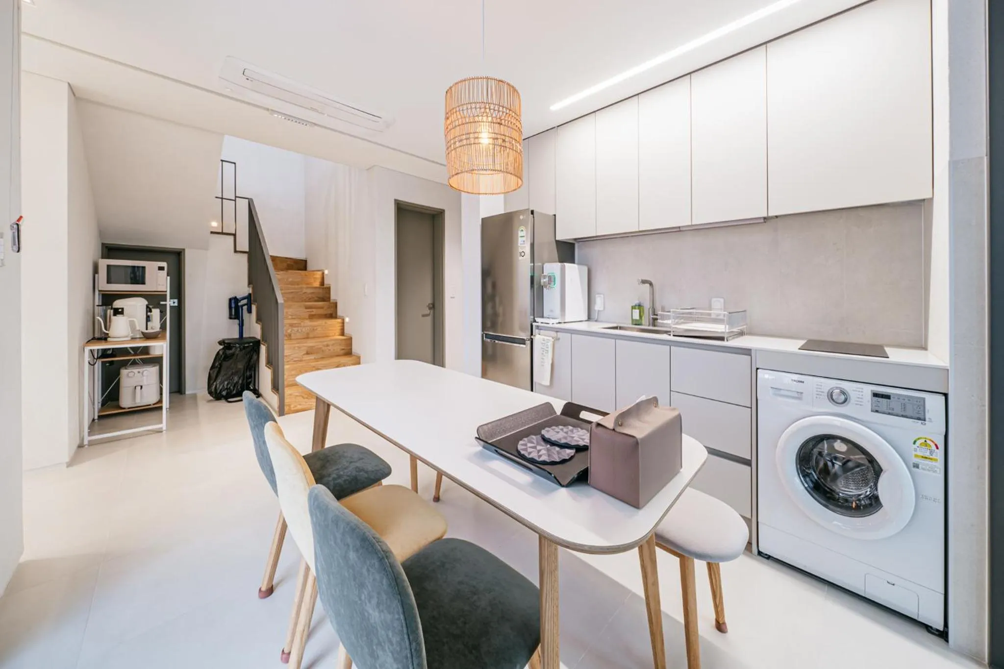 Seating area in Ddosi Aewol Pool Villa