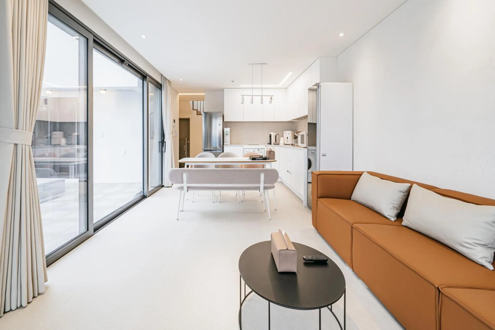 Living room, Bed in Ddosi Aewol Pool Villa