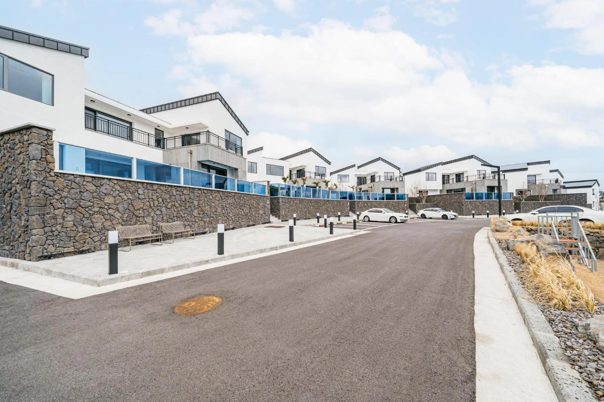 Property building in Ddosi Aewol Pool Villa