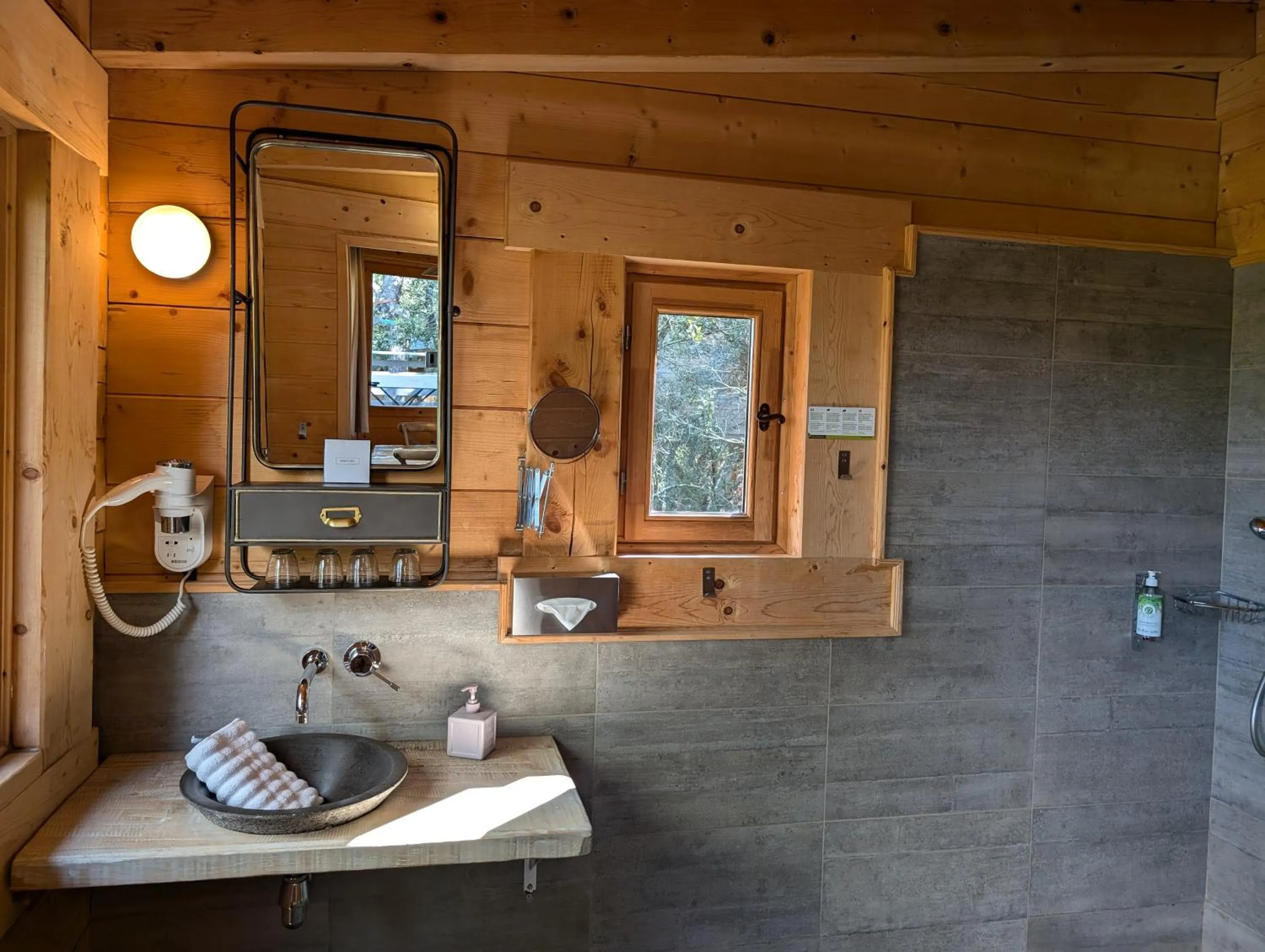 Bathroom in Les Cabanes Dans Les Bois Logis Hôtel
