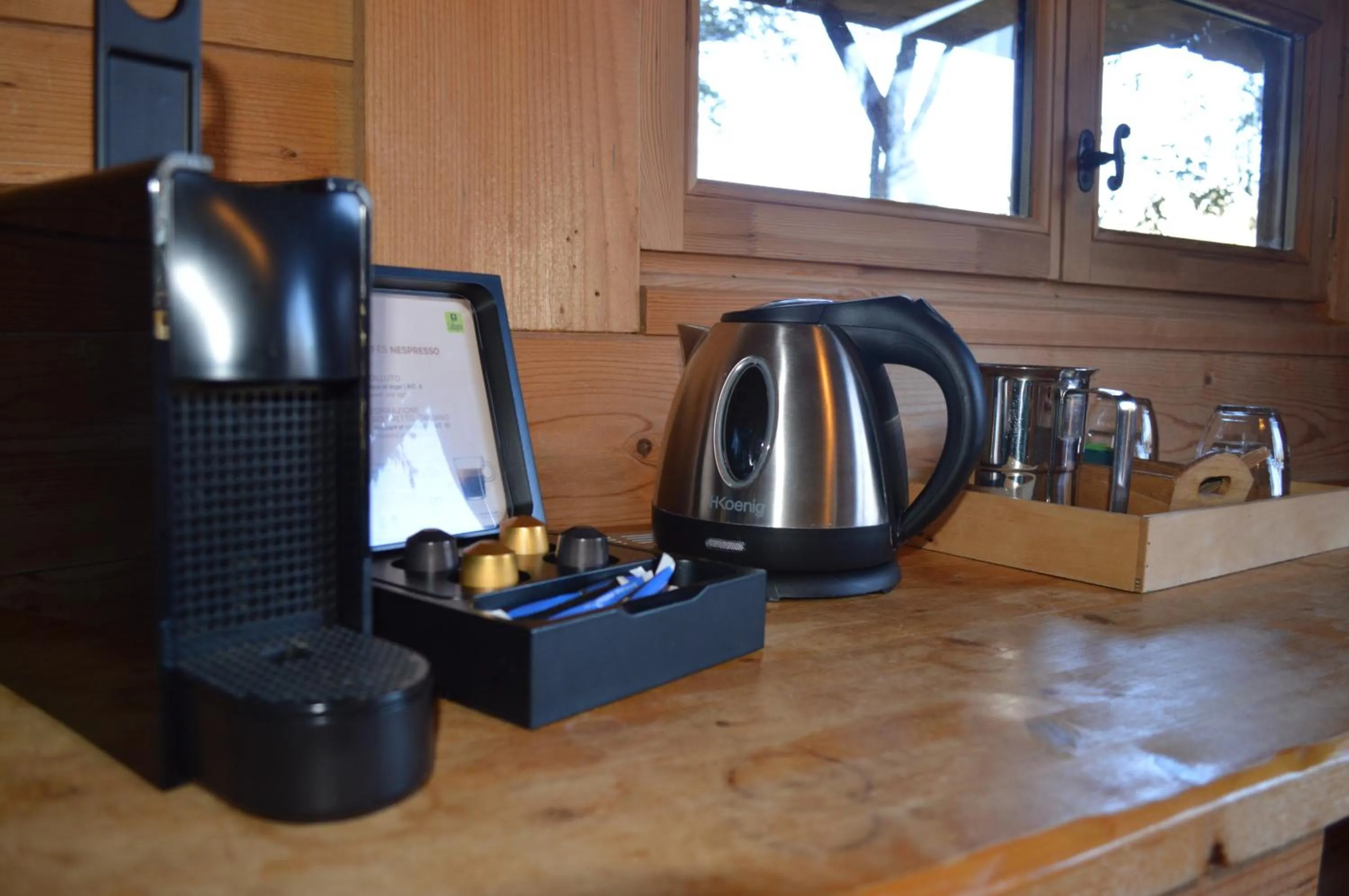 Coffee/tea facilities in Les Cabanes Dans Les Bois Logis Hôtel