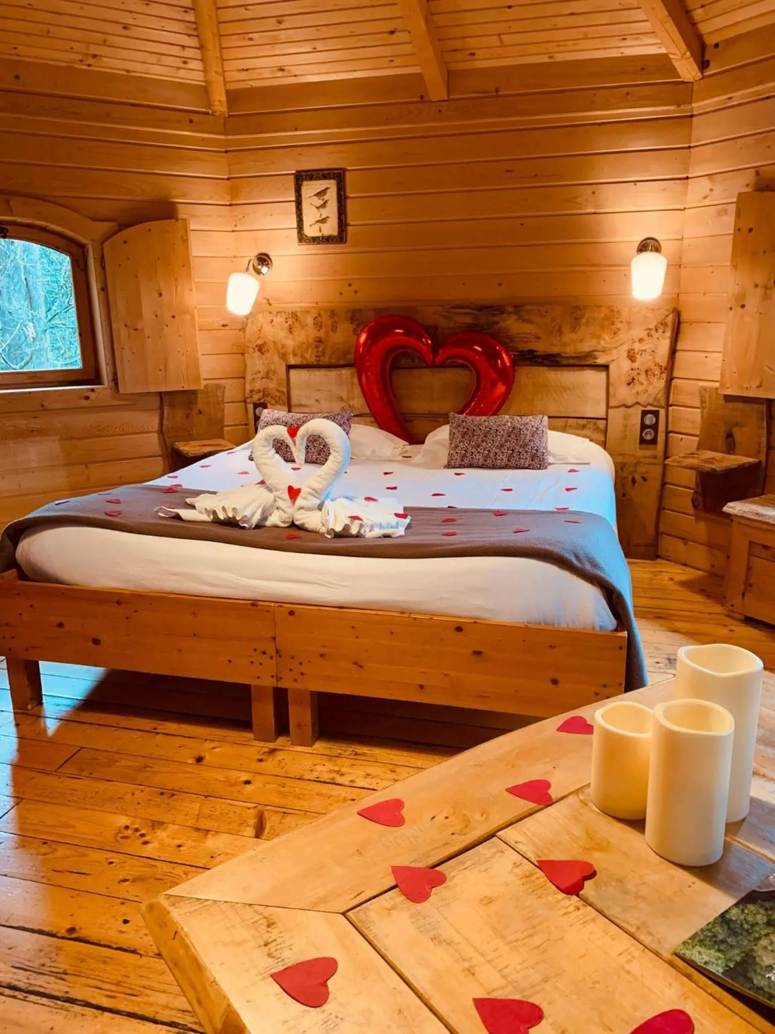 Bedroom, Bed in Les Cabanes Dans Les Bois Logis Hôtel