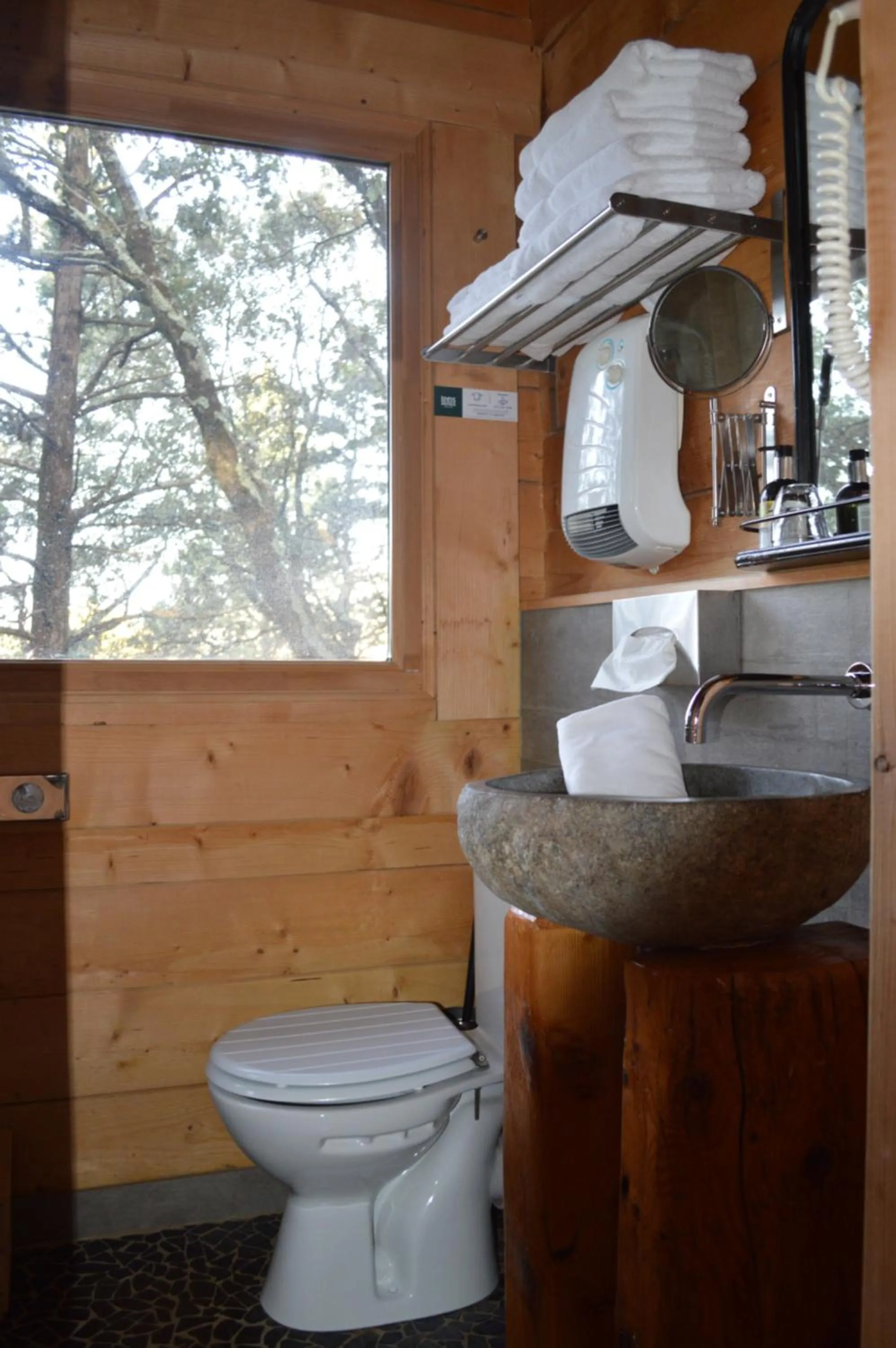 Bathroom in Les Cabanes Dans Les Bois Logis Hôtel