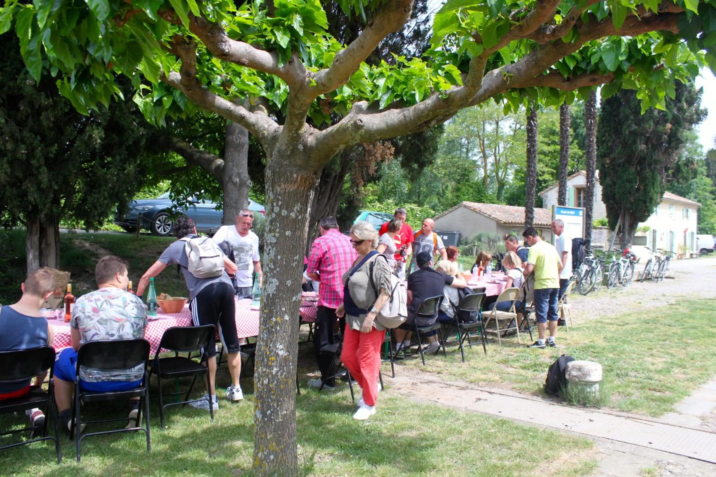 Restaurant/places to eat in Les Cabanes Dans Les Bois Logis Hôtel