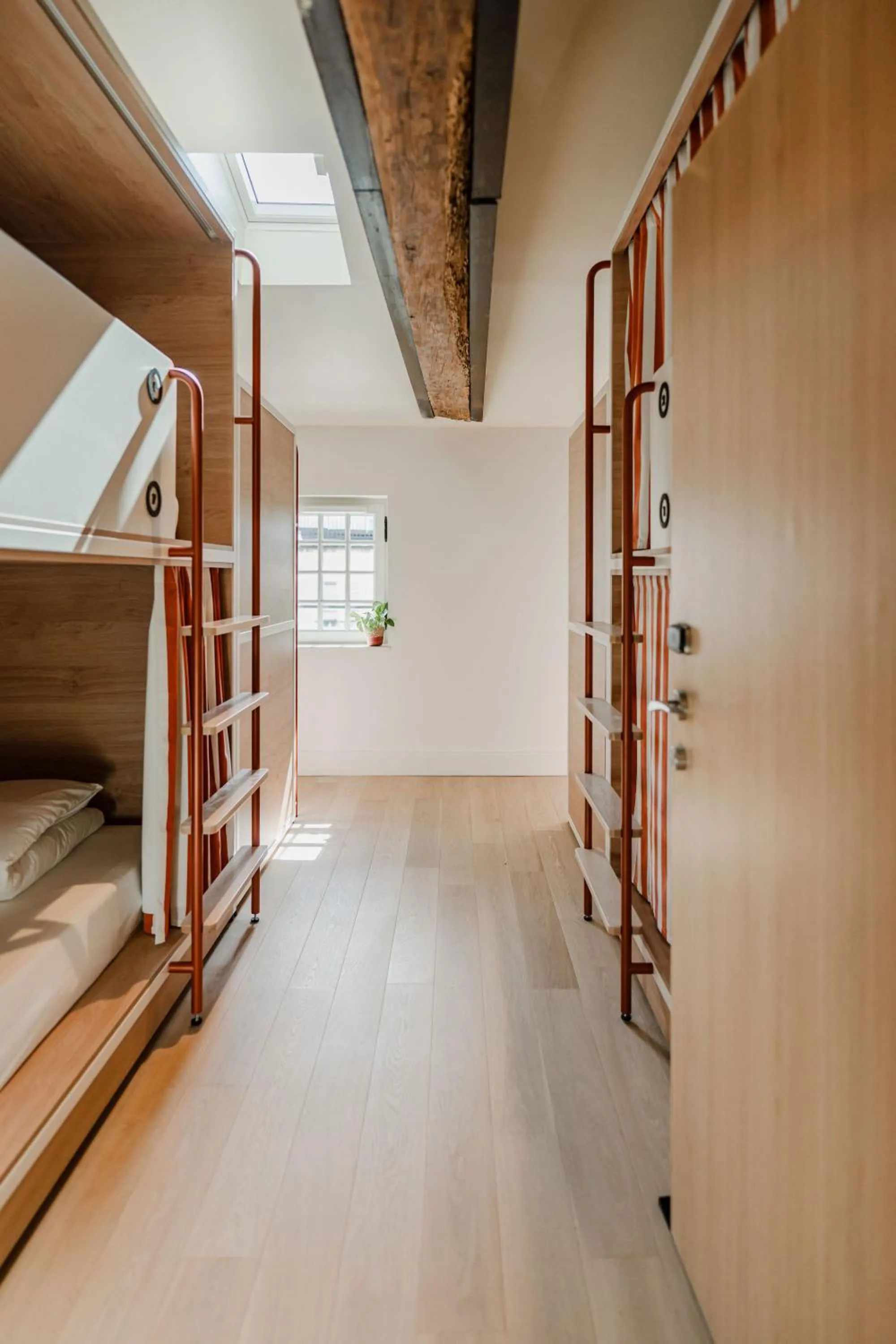 bunk bed, Bed in CENTRAL Hostel La Rochelle Centre