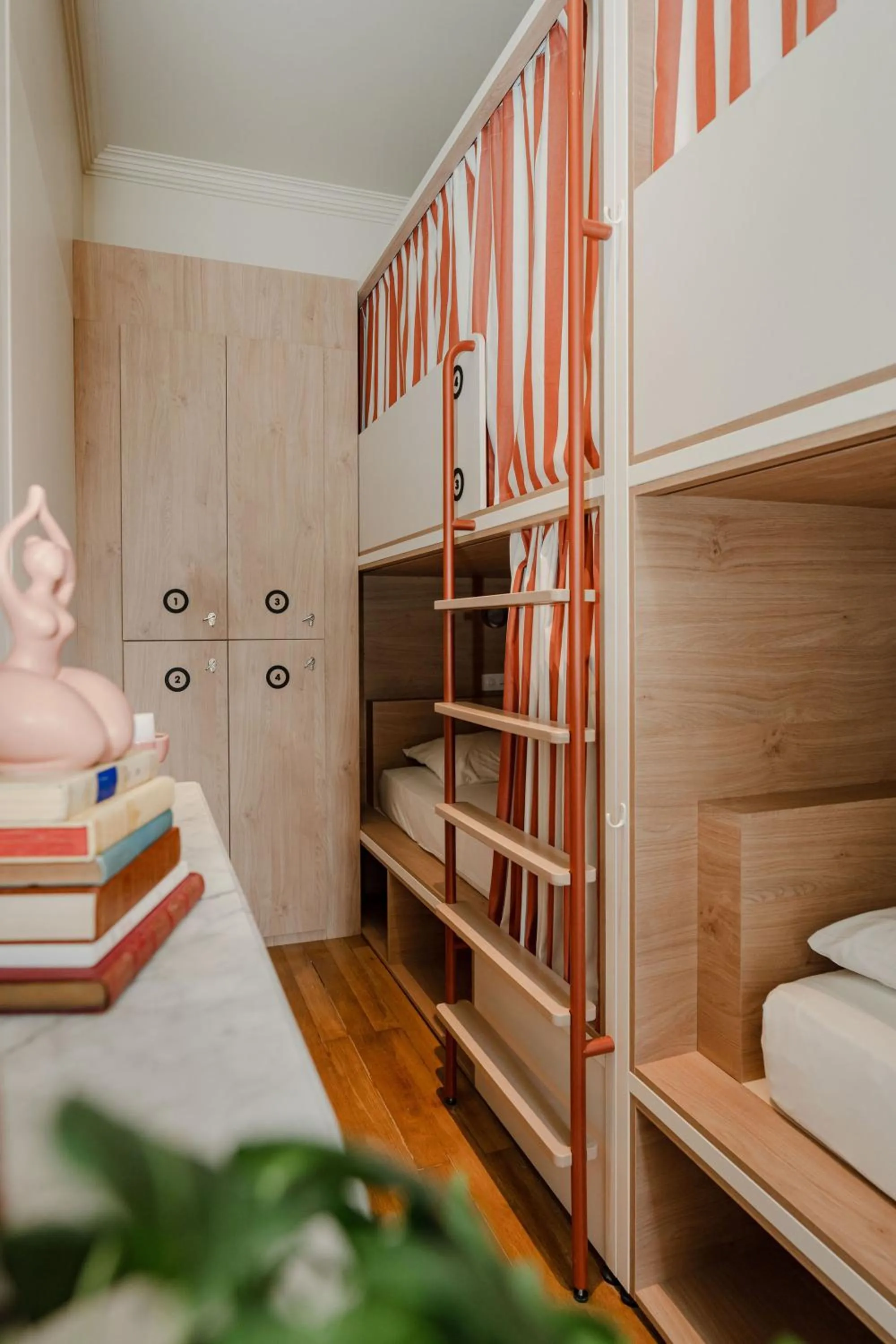 bunk bed, Bed in CENTRAL Hostel La Rochelle Centre