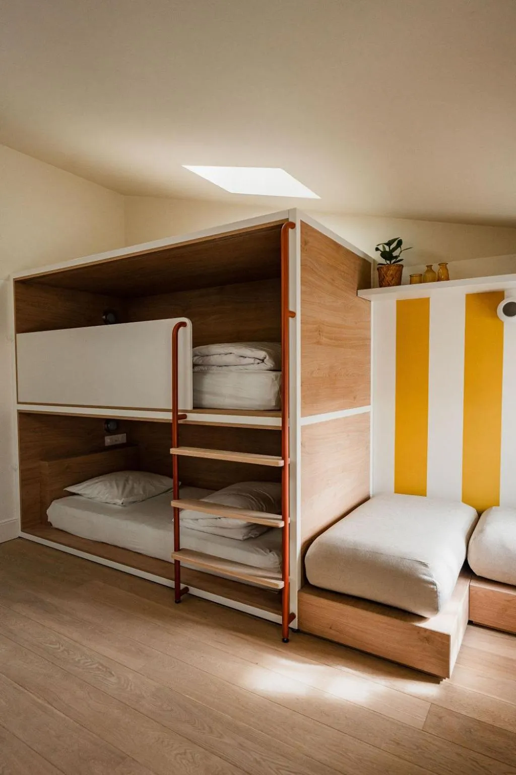 bunk bed, Bed in CENTRAL Hostel La Rochelle Centre