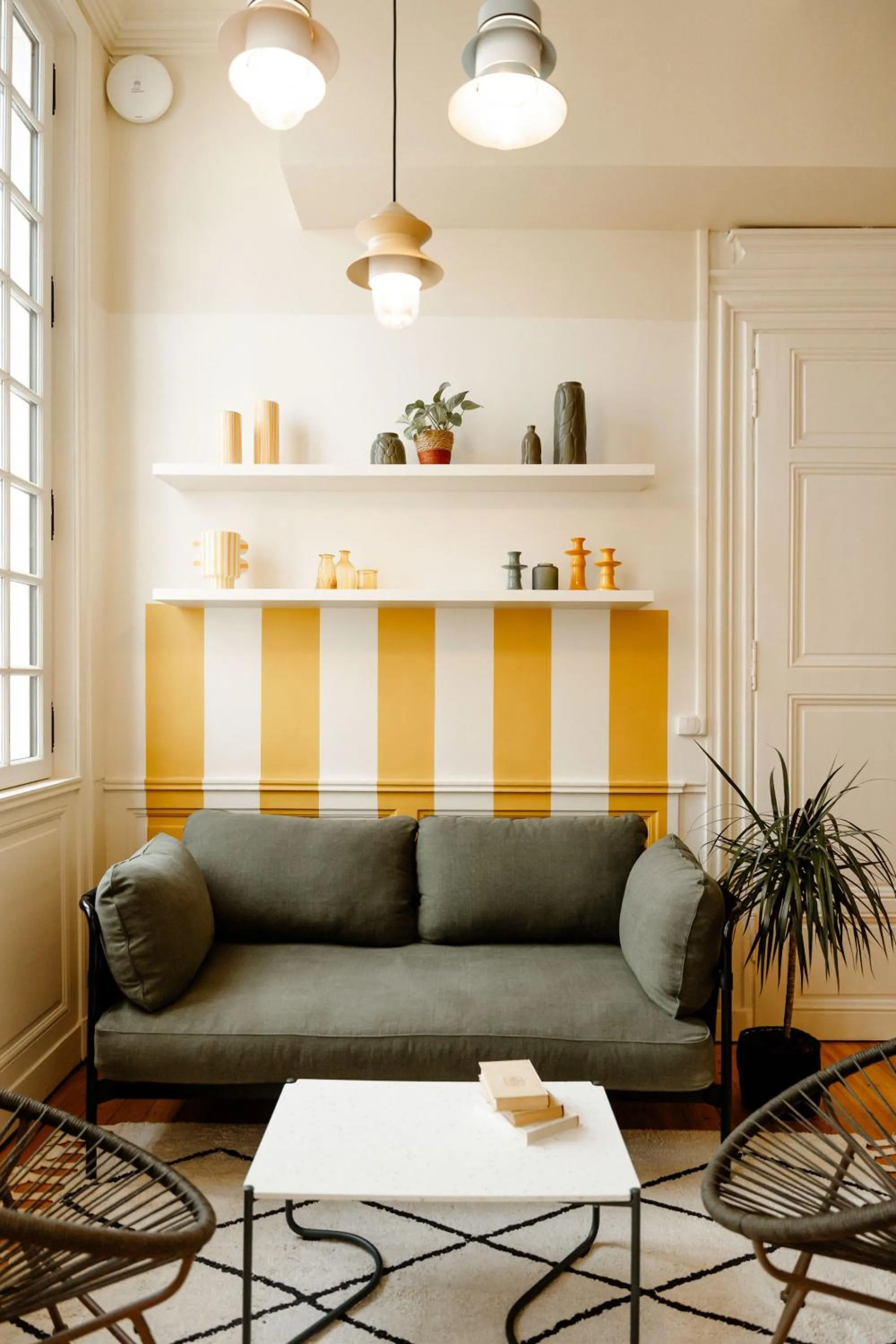 Living room in CENTRAL Hostel La Rochelle Centre