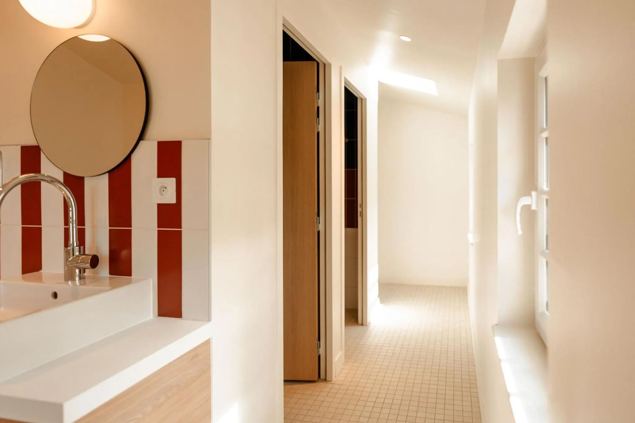 Bathroom in CENTRAL Hostel La Rochelle Centre