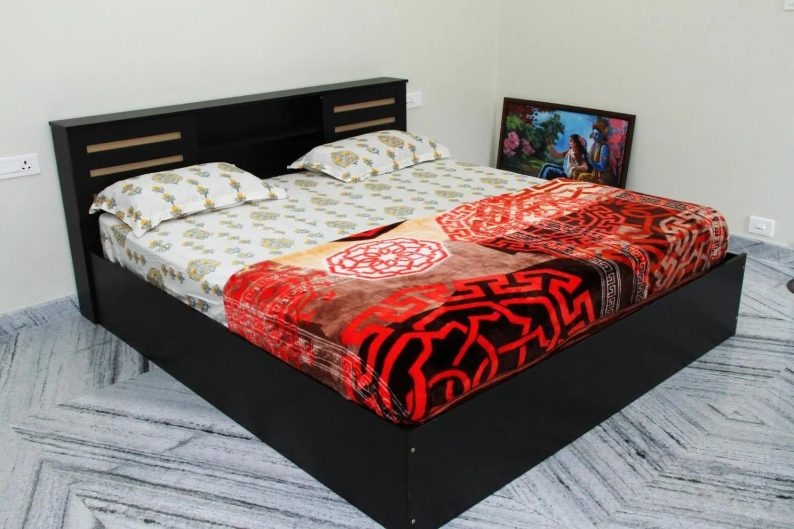 Communal lounge/ TV room, Bed in Airy Homestay Ooty by Lexstays