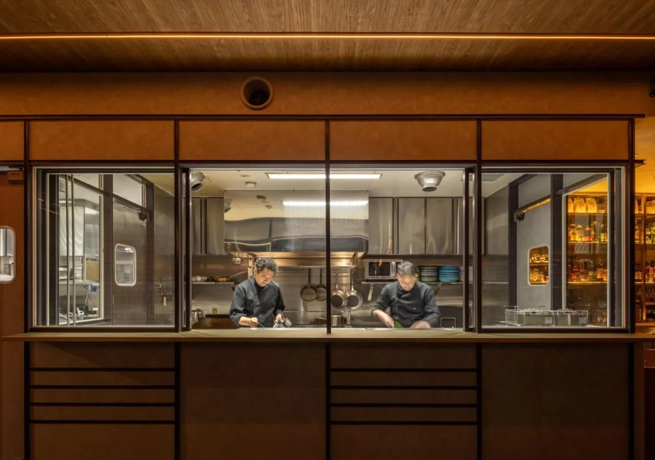 Restaurant/places to eat in HOTEL GRAPHY Shibuya