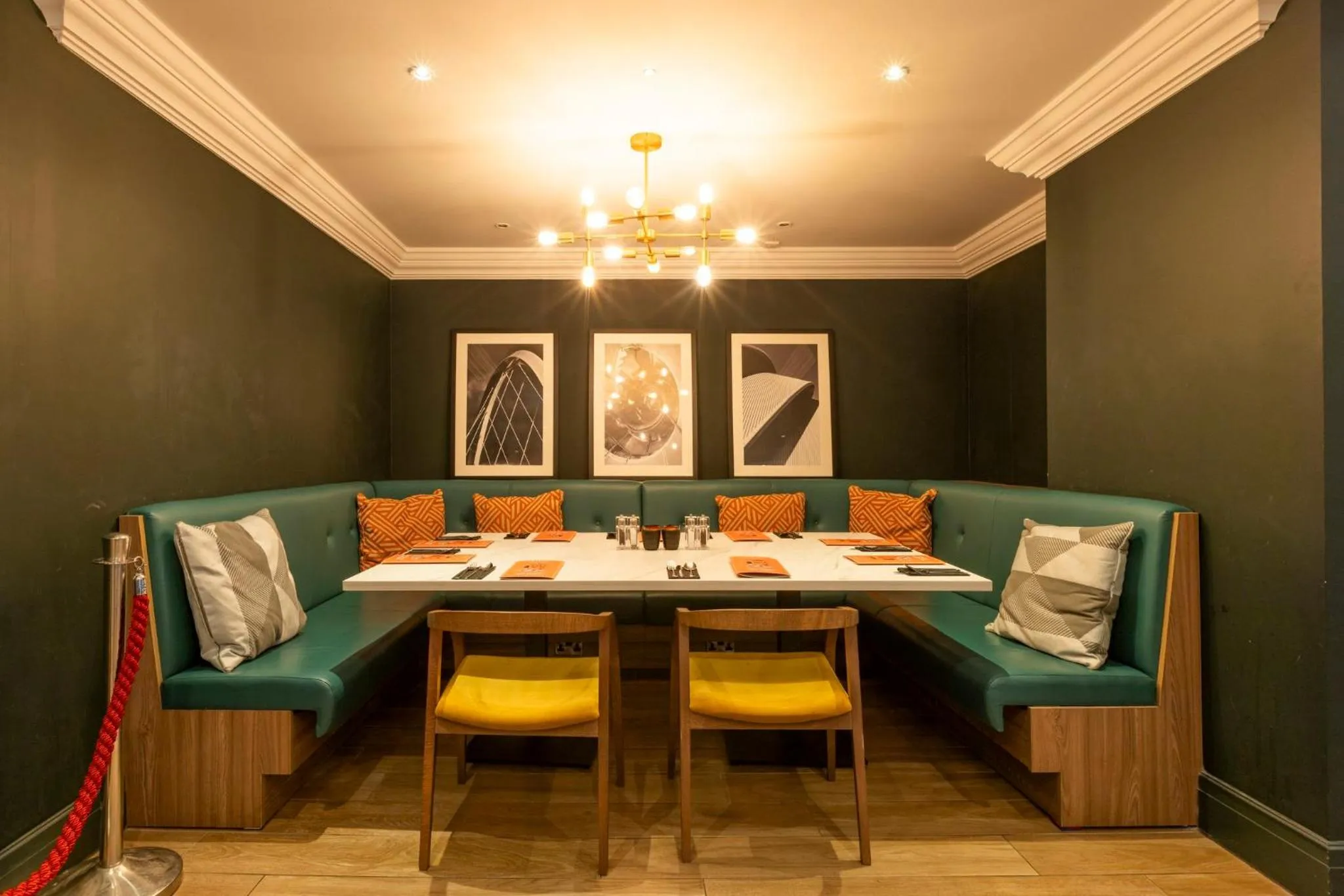 Restaurant/places to eat in Holiday Inn - Glasgow Airport by IHG