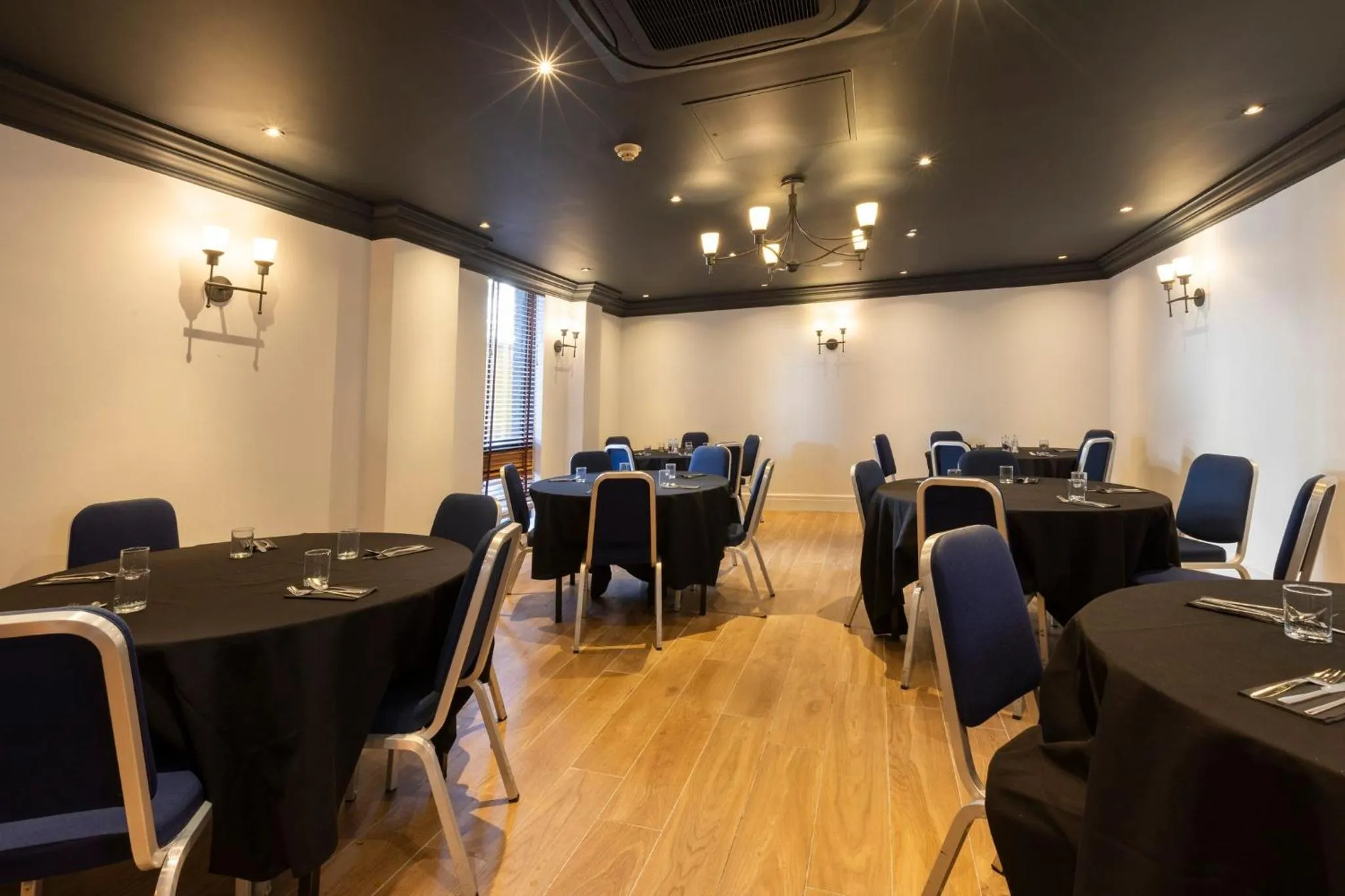 Meeting/conference room in Holiday Inn - Glasgow Airport by IHG