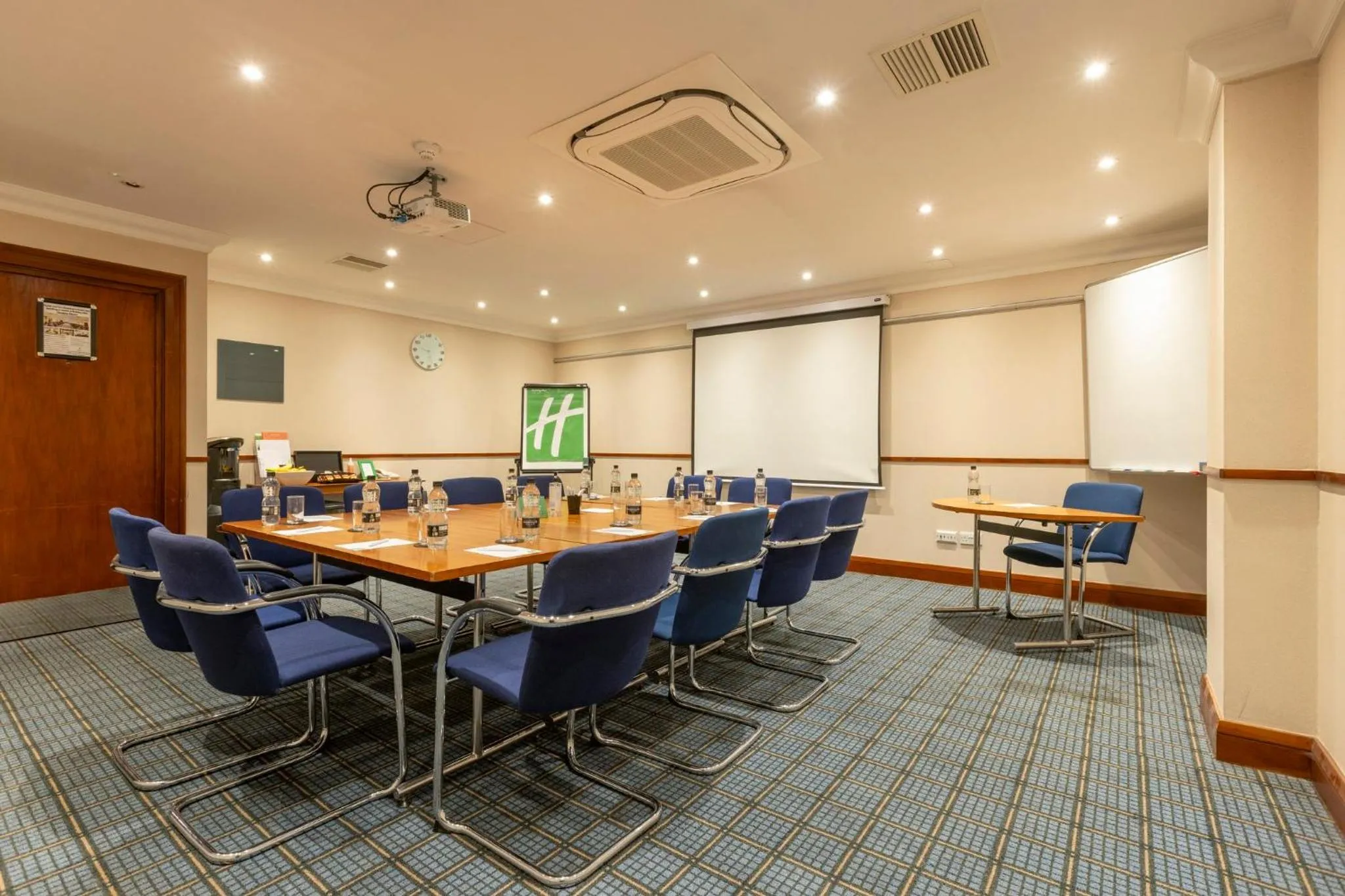 Meeting/conference room in Holiday Inn - Glasgow Airport by IHG