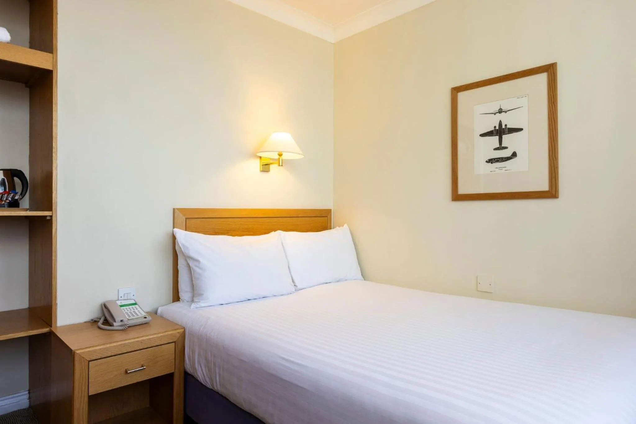 Photo of the whole room, Bed in Holiday Inn - Glasgow Airport by IHG