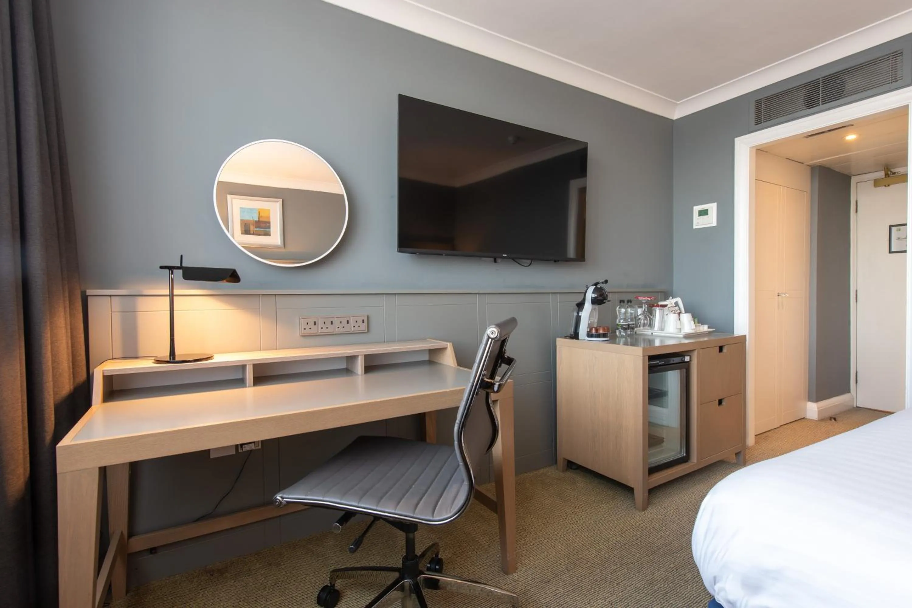 Photo of the whole room, Bed in Holiday Inn - Glasgow Airport by IHG