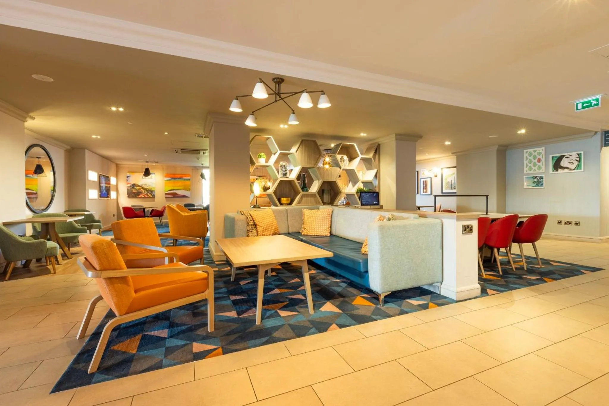 Lounge or bar in Holiday Inn - Glasgow Airport by IHG