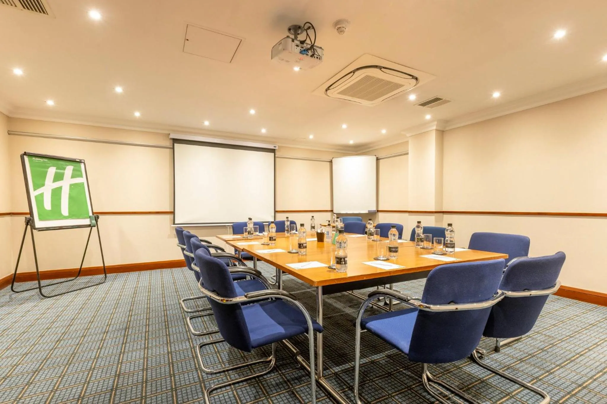 Meeting/conference room in Holiday Inn - Glasgow Airport by IHG