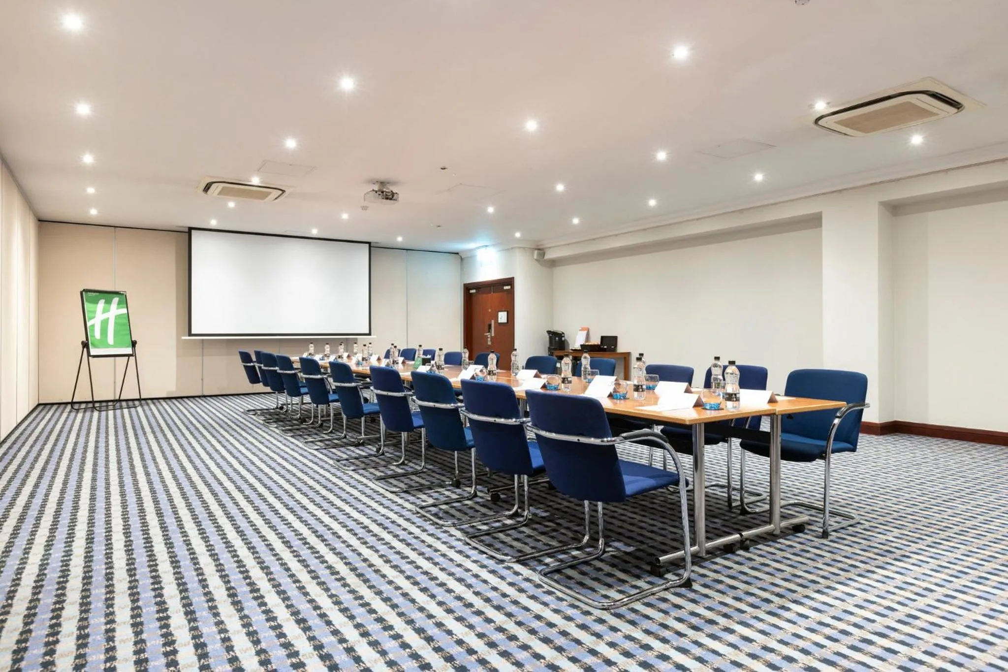 Meeting/conference room in Holiday Inn - Glasgow Airport by IHG
