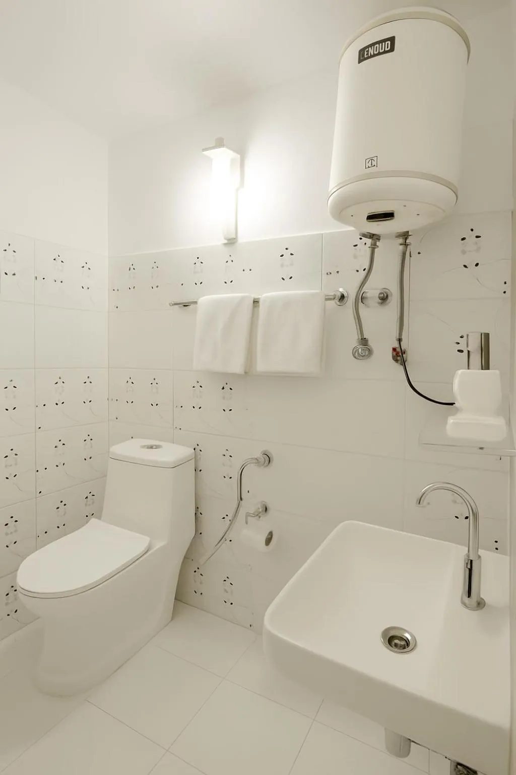 Bathroom in Beholden Stay And Cafe - A Luxury Boutique Hotel In Manali