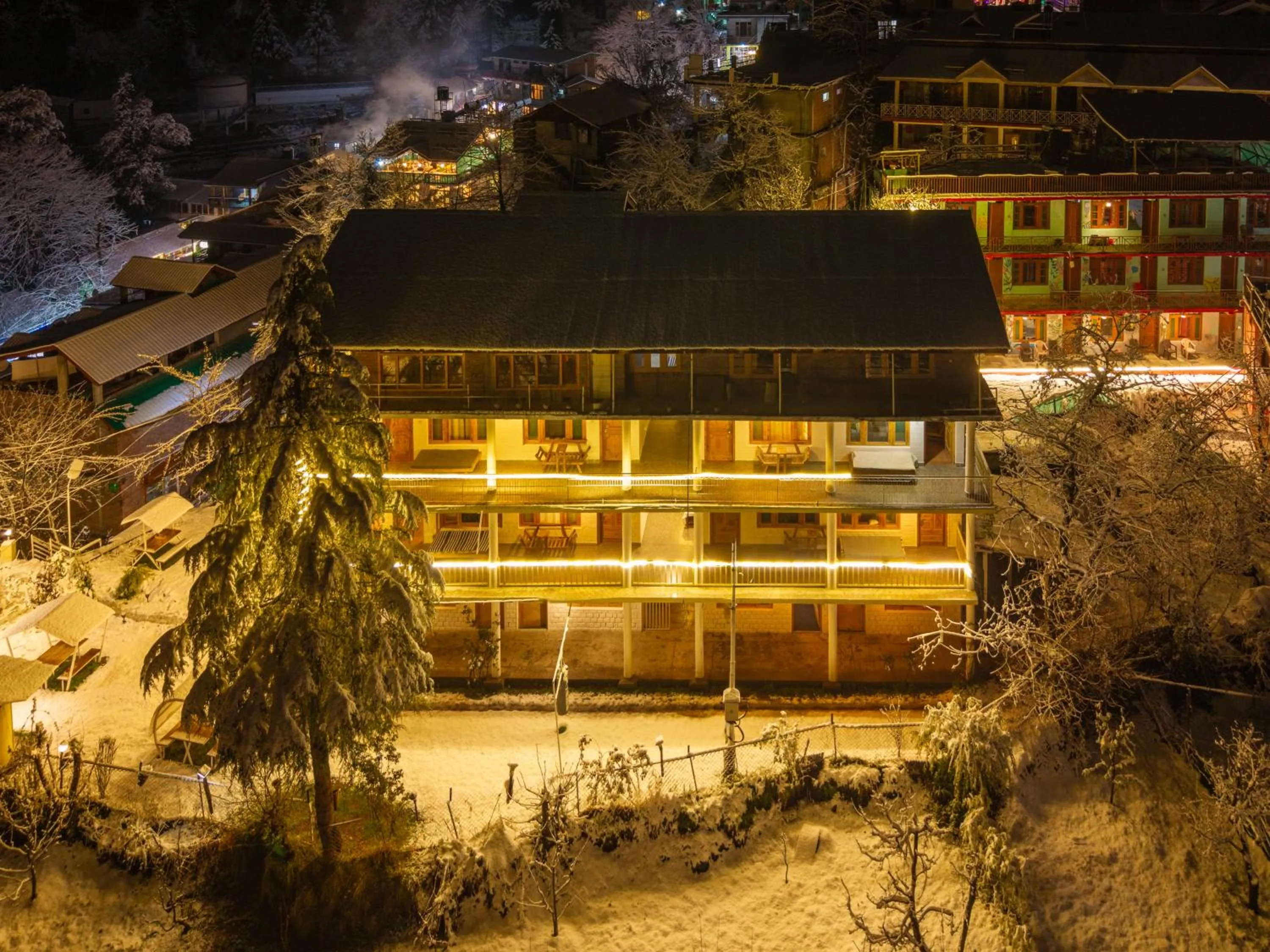 Property building in Beholden Stay & Cafe-Mountain View Boutique Stay in Old Manali