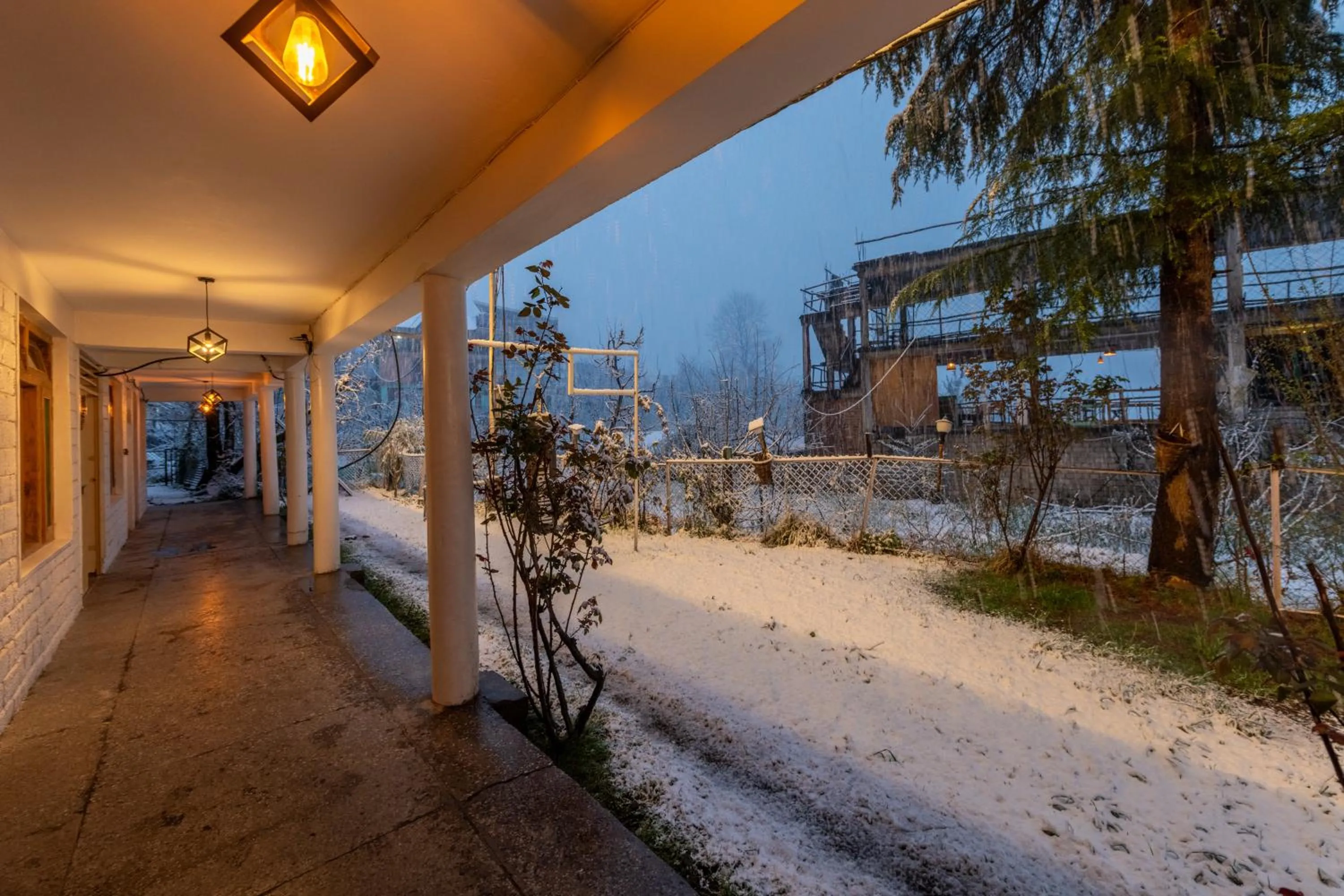 Property building in Beholden Stay & Cafe-Mountain View Boutique Stay in Old Manali