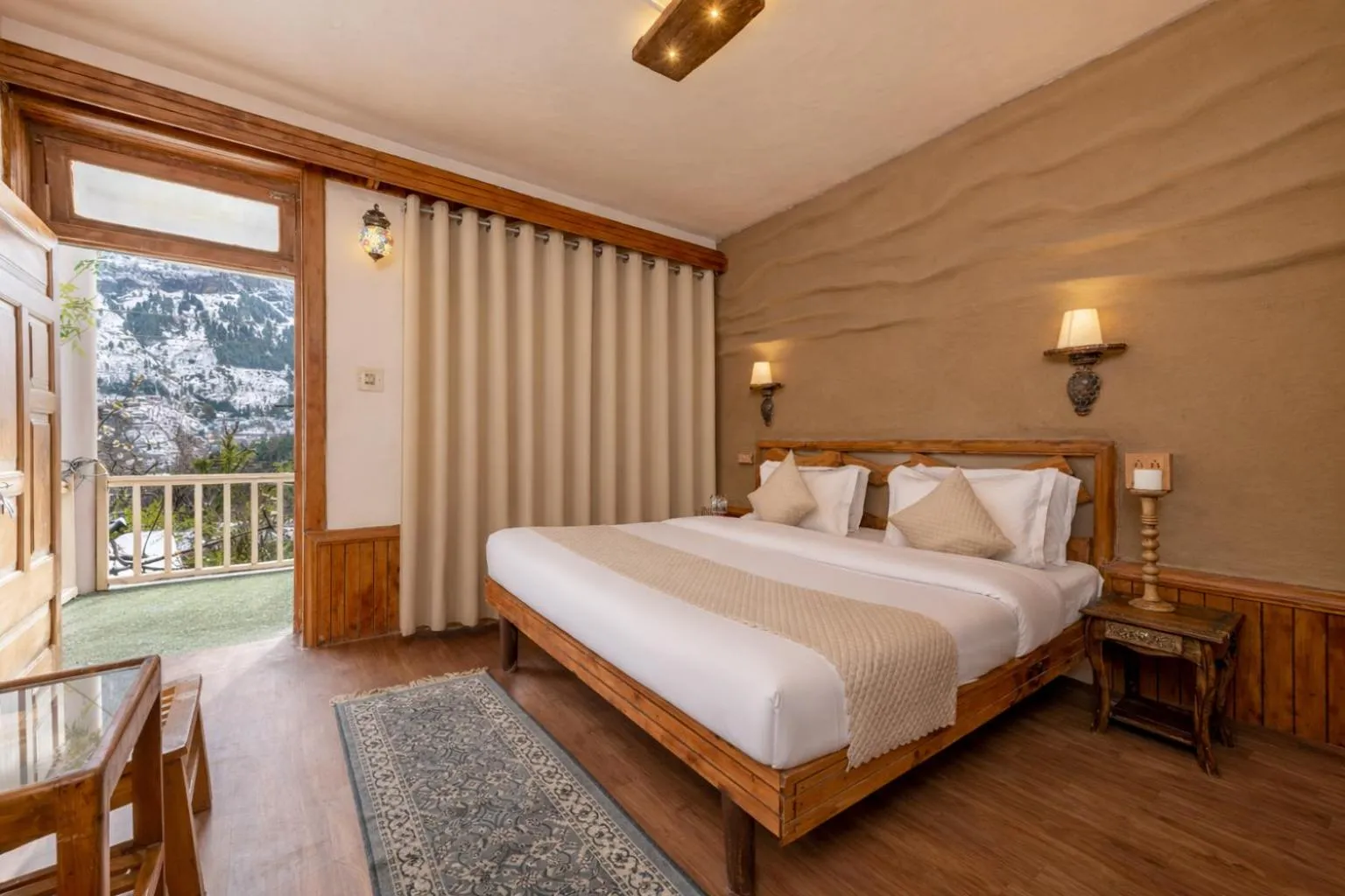 Property building, Bed in Beholden Stay & Cafe-Mountain View Boutique Stay in Old Manali