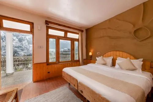 Property building, Bed in Beholden Stay & Cafe-Mountain View Boutique Stay in Old Manali