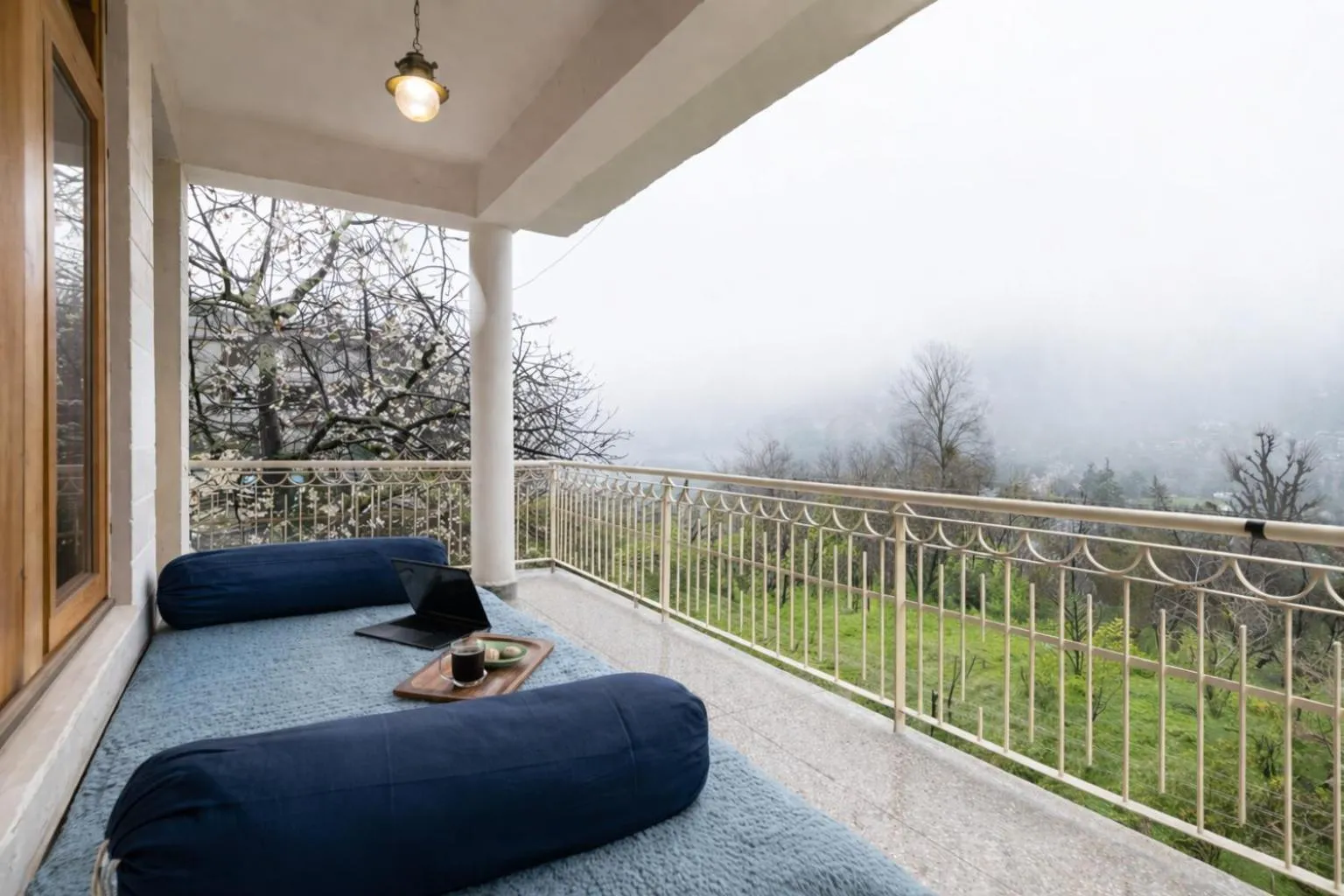 Property building in Beholden Stay & Cafe-Mountain View Boutique Stay in Old Manali