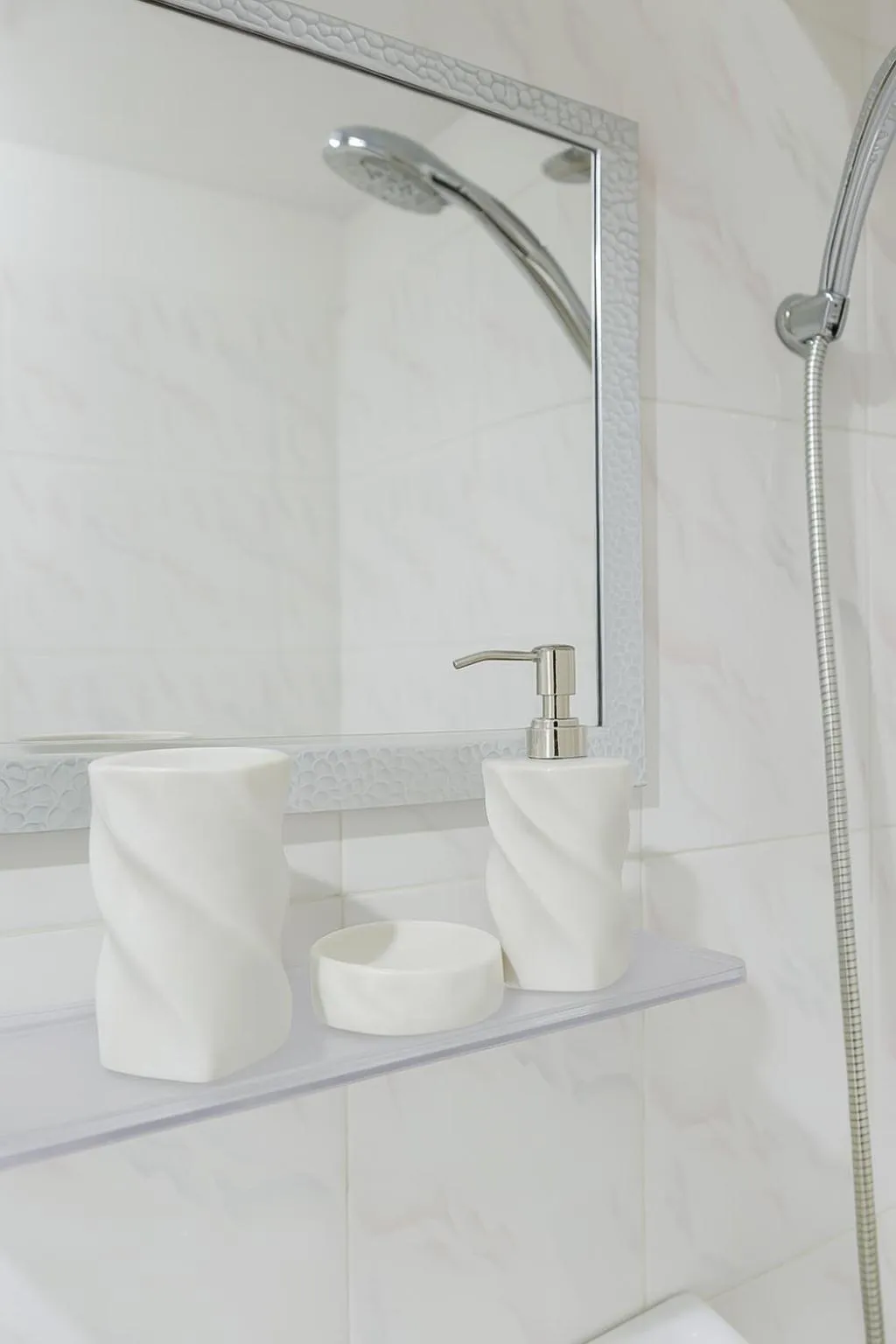 Bathroom in Beholden Stay And Cafe - A Luxury Boutique Hotel In Manali