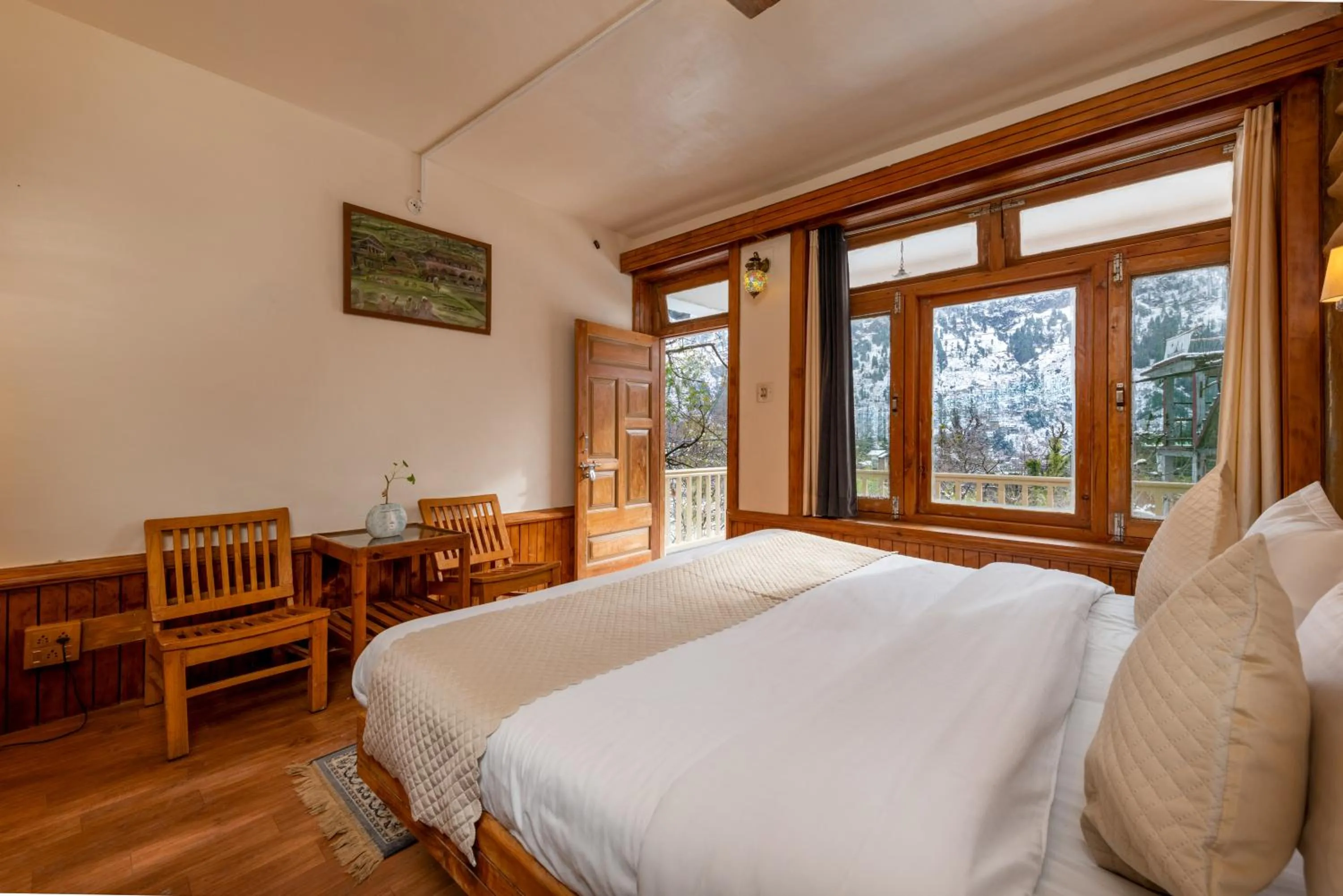 Property building, Bed in Beholden Stay & Cafe-Mountain View Boutique Stay in Old Manali