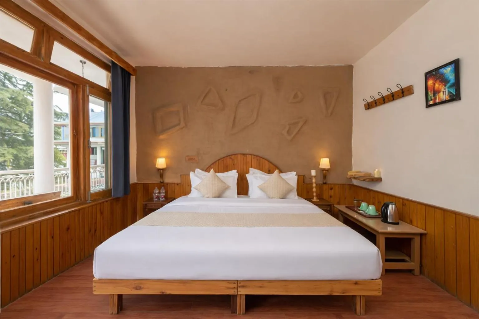 Bed in Beholden Stay & Cafe-Mountain View Boutique Stay in Old Manali