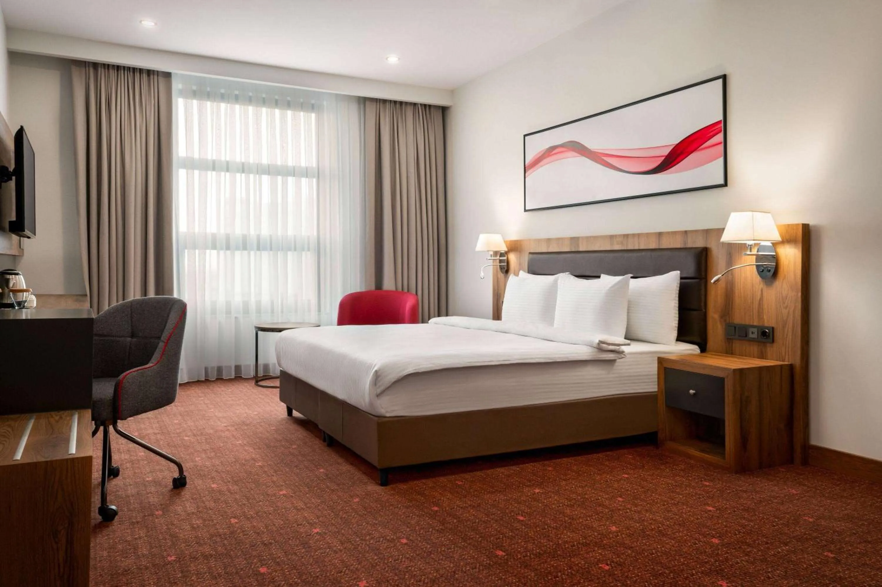 Photo of the whole room, Bed in Ramada by Wyndham Karacabey