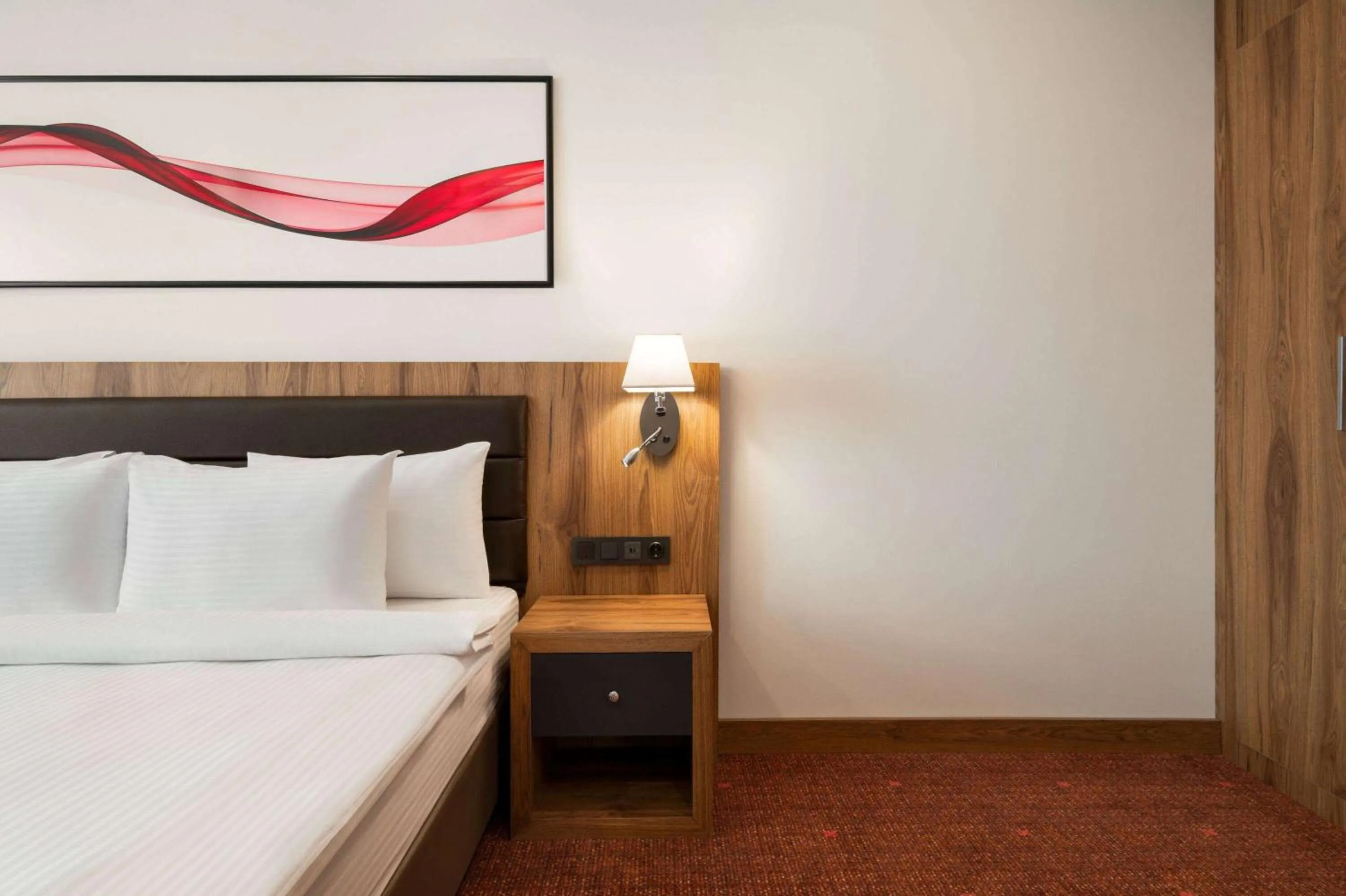 Photo of the whole room, Bed in Ramada by Wyndham Karacabey