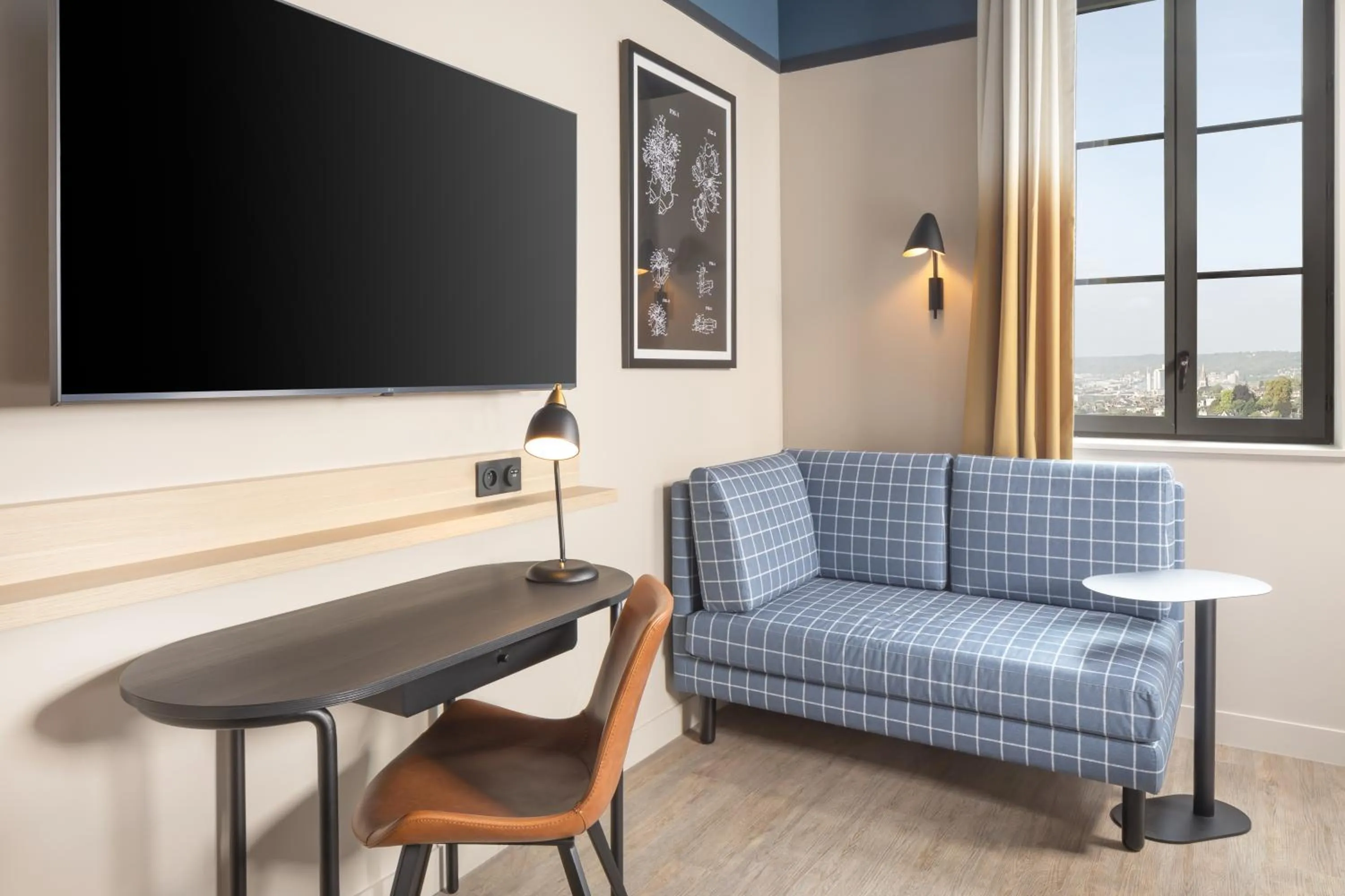 TV and multimedia in Hyatt Place Rouen