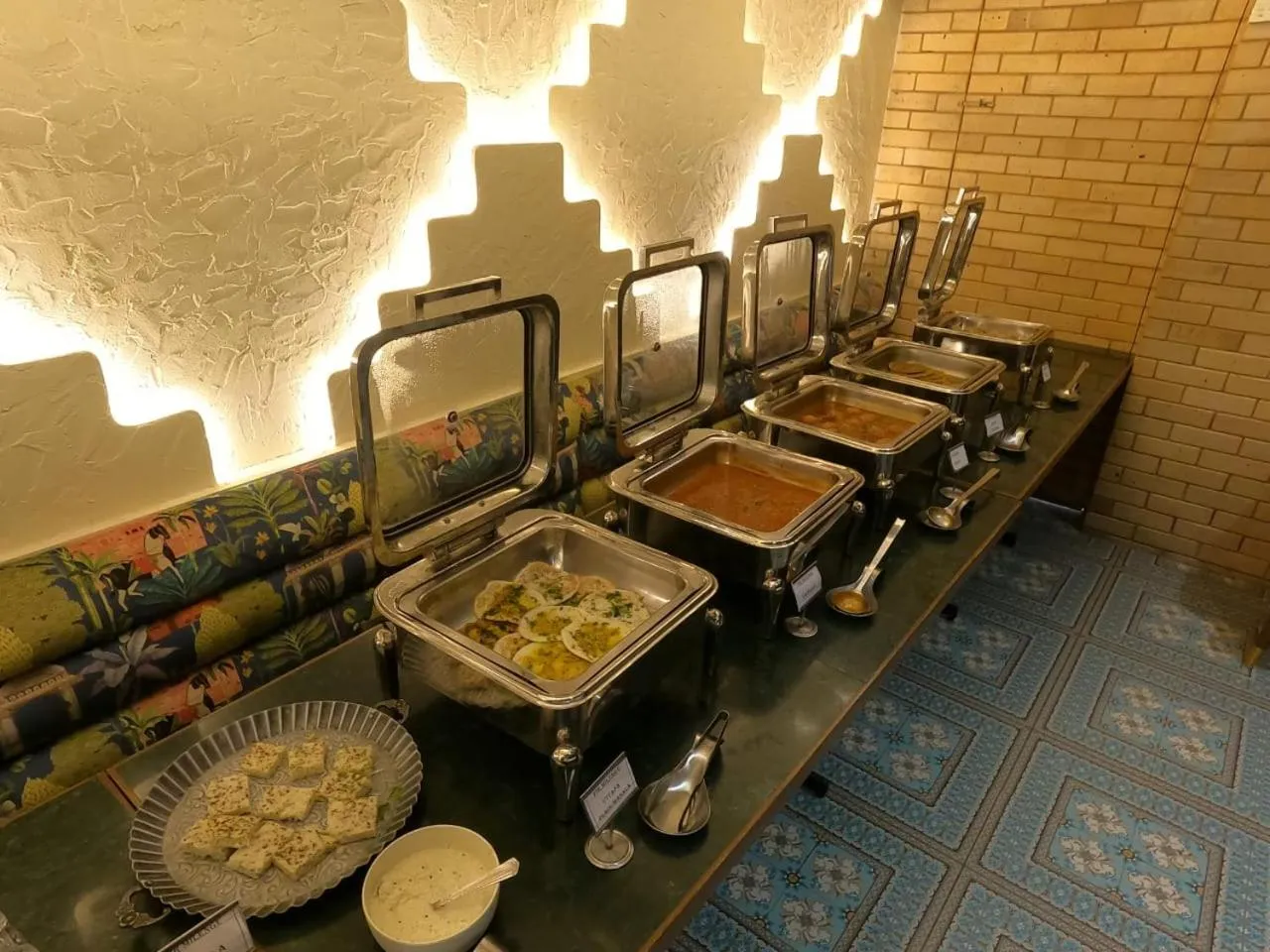 Breakfast in Hotel Mumbai House, Valnai Malad