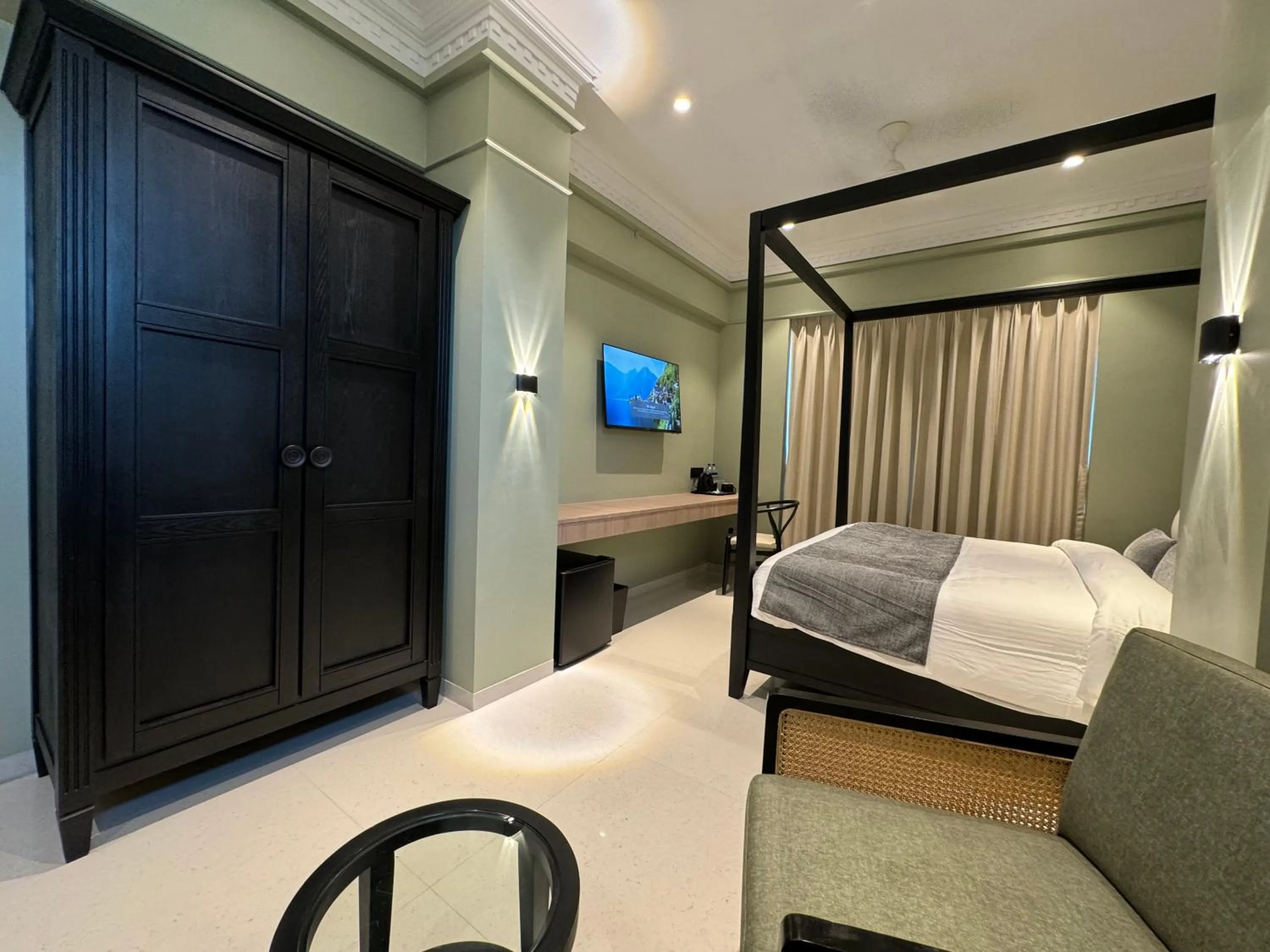 Photo of the whole room, Bed in Hotel Mumbai House, Valnai Malad