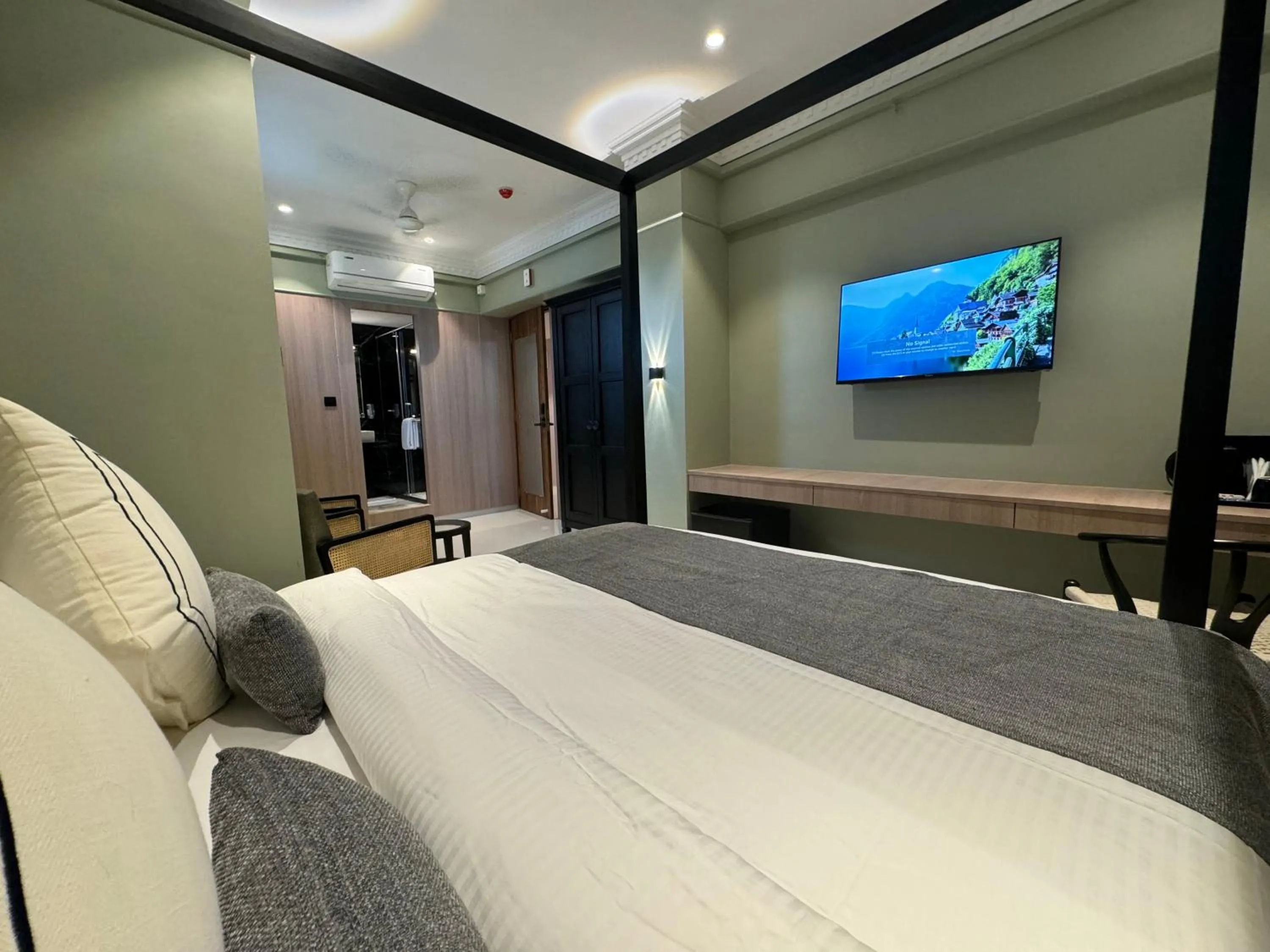 Photo of the whole room, Bed in Hotel Mumbai House, Valnai Malad