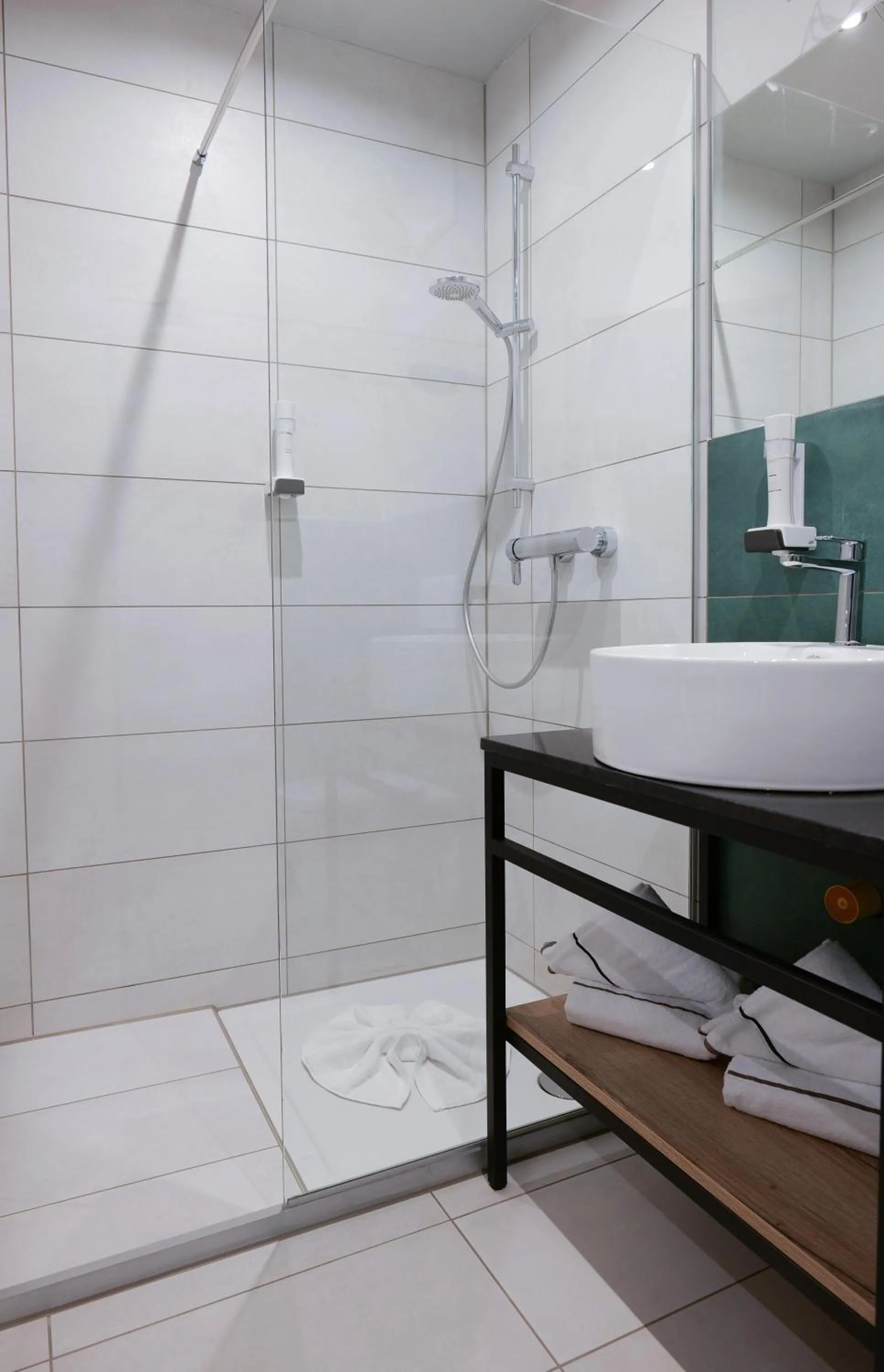 Shower in Reos Hotel Isny